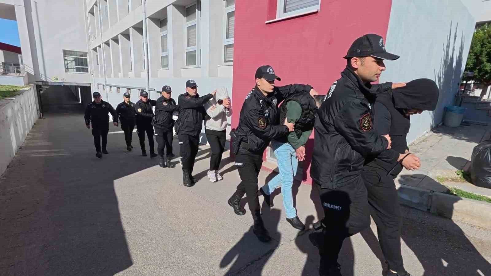 Aylık 2 milyon 400 bin dolar çeviren yasa dışı bahis çetesi çökertildi: 13 tutuklama