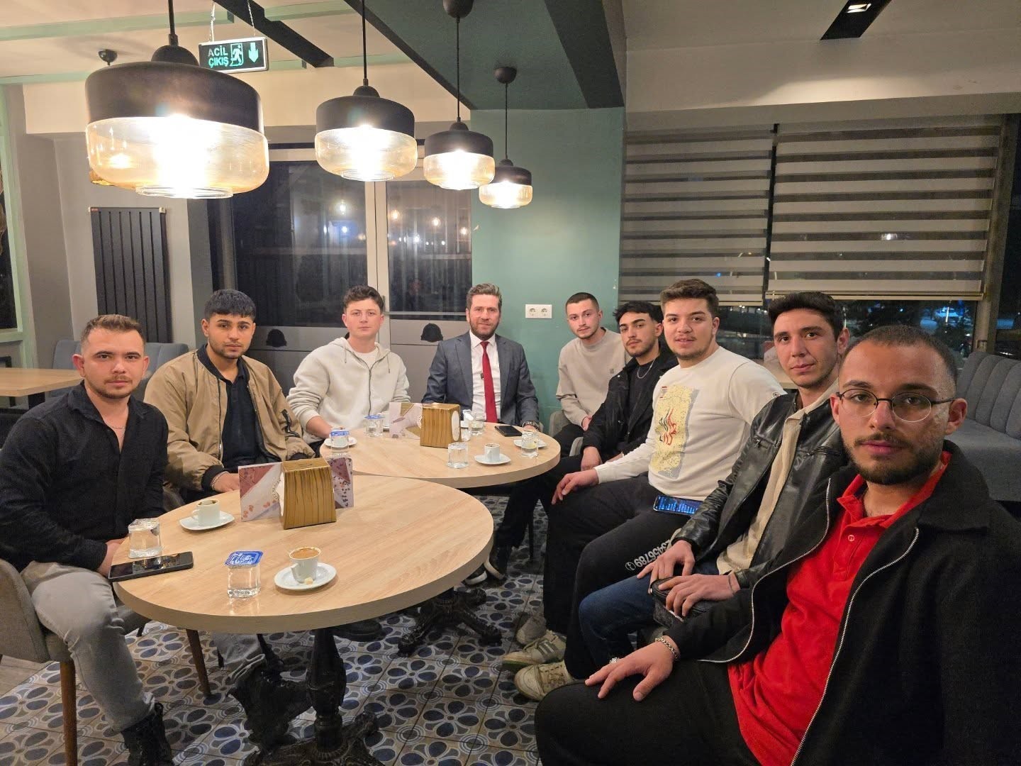 Başkan Tatık orucunu &ouml;ğrenci evinde a&ccedil;tı
