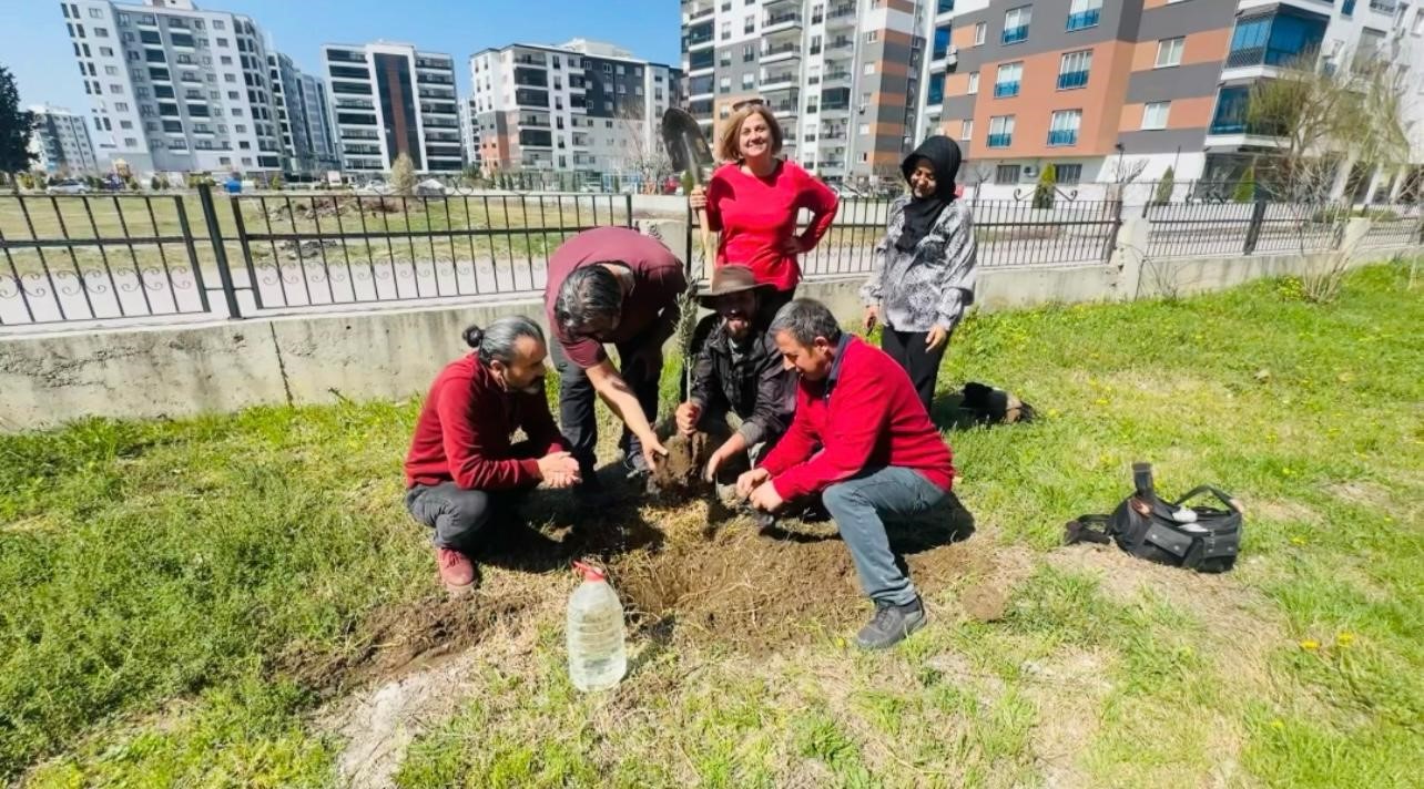 Doğa i&ccedil;in 3 yıldır k&ouml;peğiyle &uuml;lkeyi geziyor
