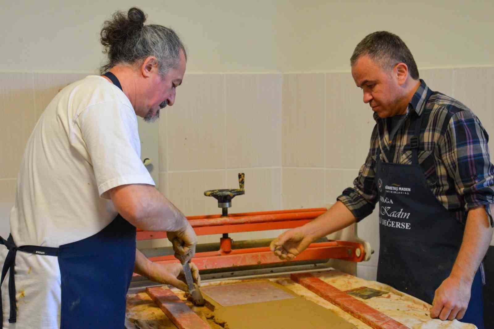 &Uuml;niversite sanayi iş birliğine sanat damgası
