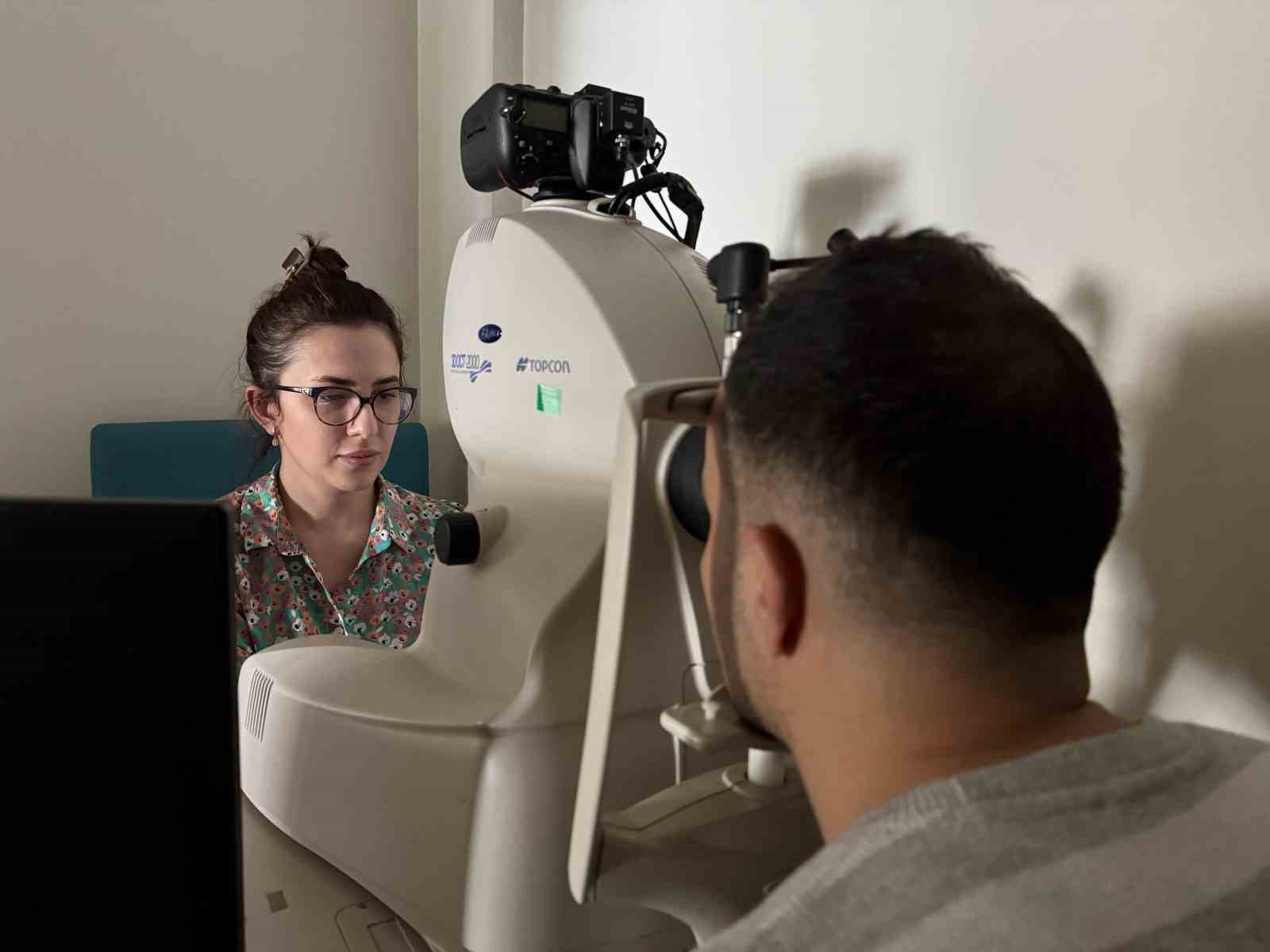 Uzmanlar halk arasında "g&ouml;z tansiyonu" olarak bilinen ve  k&ouml;rl&uuml;ğe yol a&ccedil;an glokoma karşı uyardı
