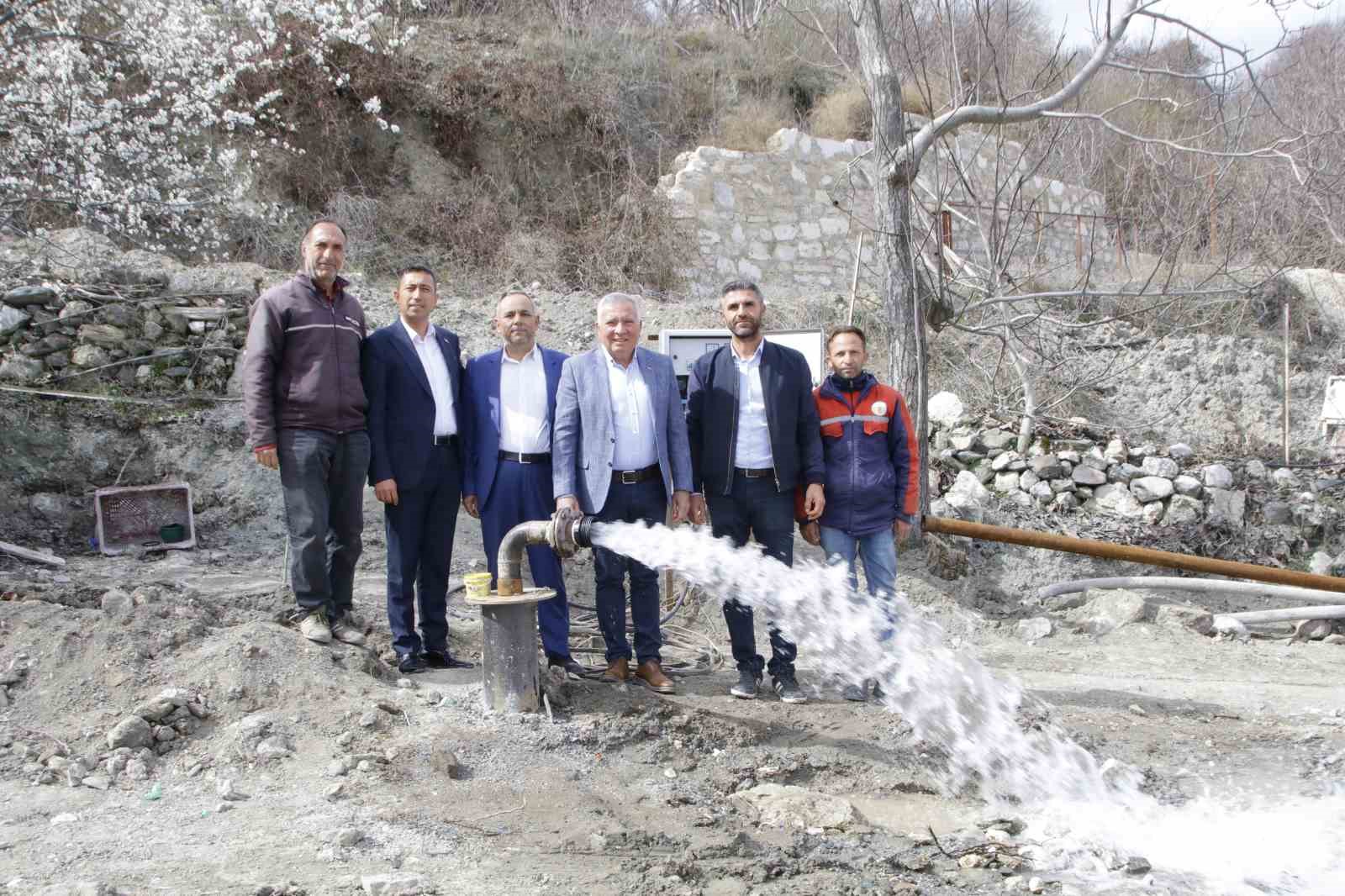 Honaz Belediyesinin sondaj &ccedil;alışması Bağarası&rsquo;na can suyu oldu
