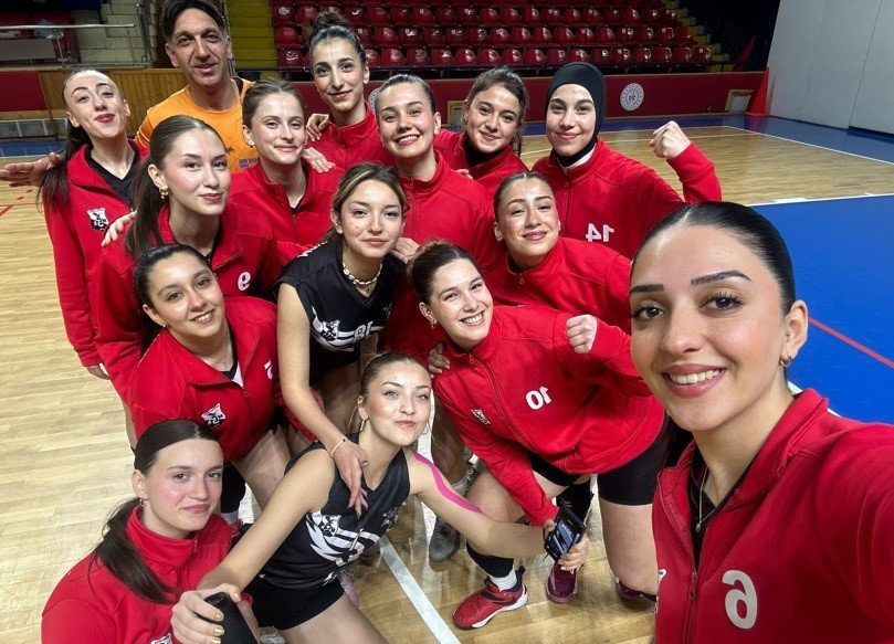 Moymul Spor Voleybol takımı 2. Lige yükselme gruplarına katılma hakkı kazandı