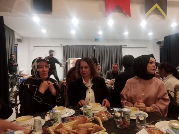 Eskişehir&rsquo;de yaşayan &Uuml;mraniyeliler iftar programında buluştular
