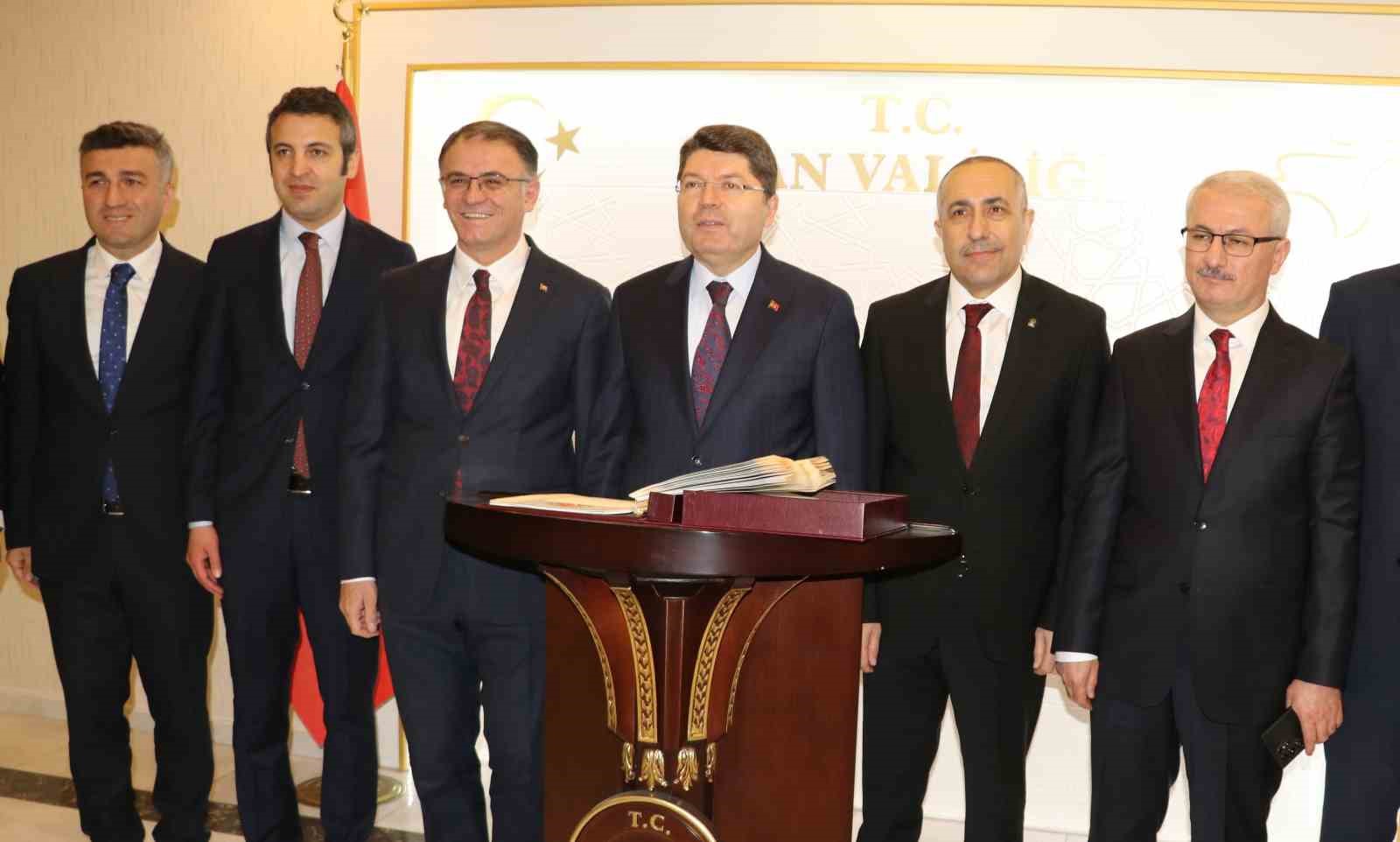 Adalet Bakanı Tun&ccedil;: "Ter&ouml;rs&uuml;z T&uuml;rkiye&rsquo;nin şafağındayız, eşiğindeyiz"

