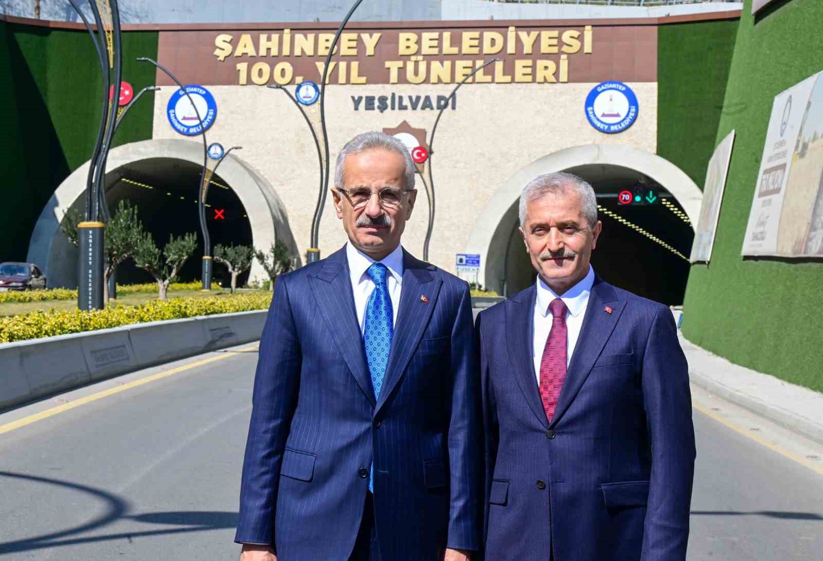 Bakan Uraloğlu’ndan Şahinbey Belediyesi 100. yıl tünelleri’ne tam not