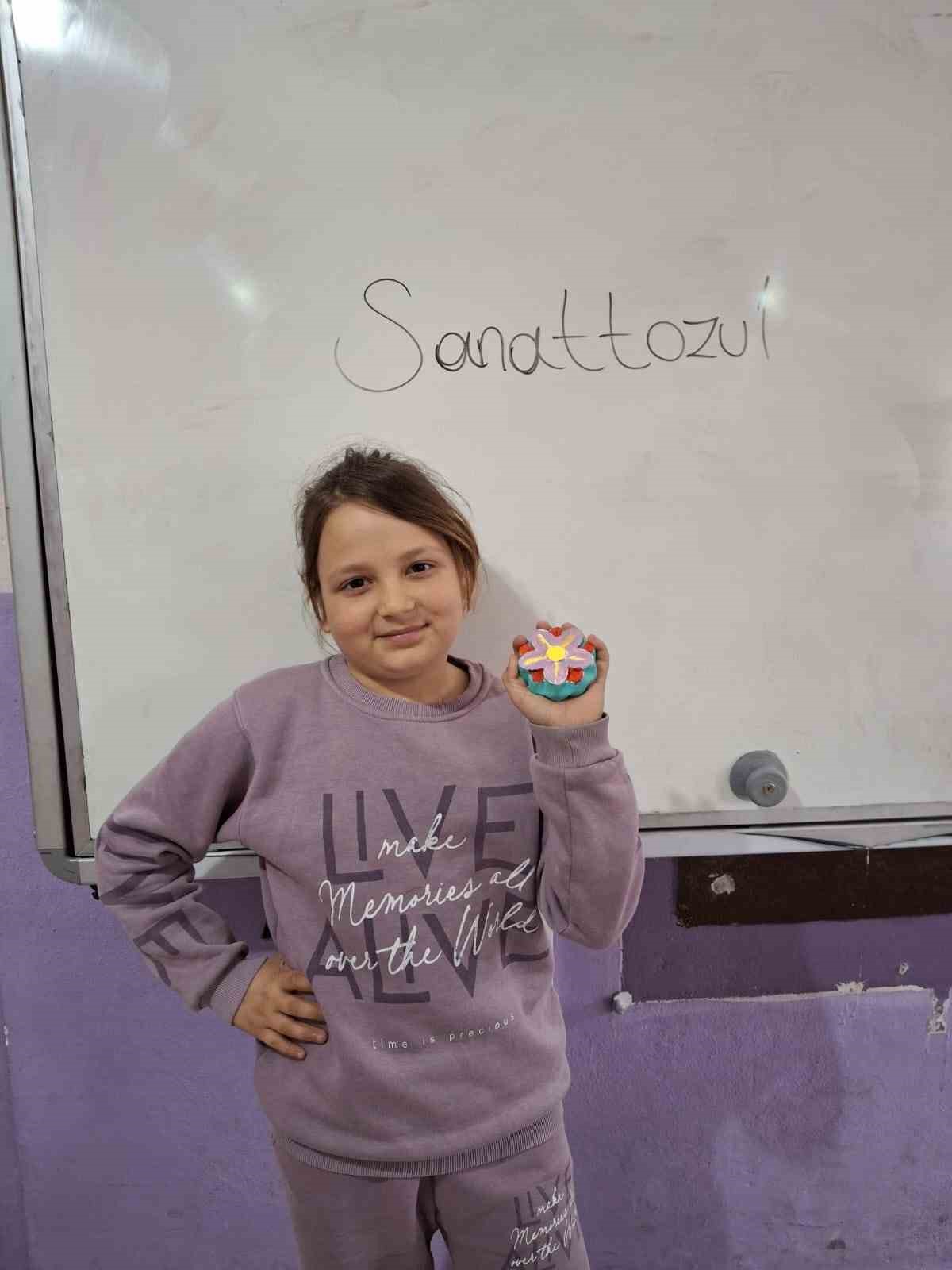 Okulda kızının v&uuml;cudu yanan acılı baba: "Su&ccedil;lular cezasını &ccedil;eksin"
