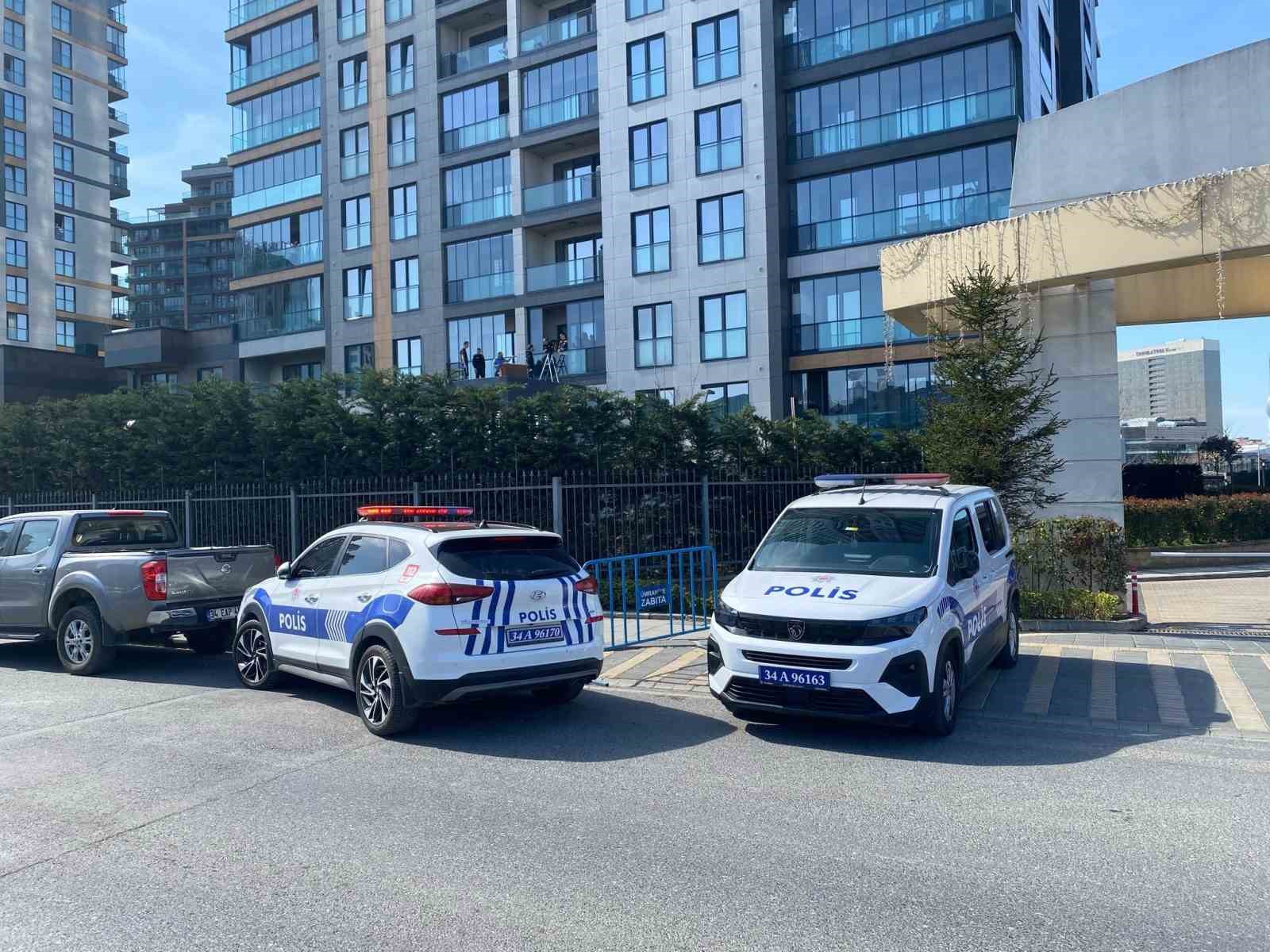 Ümraniye’de 23 yaşındaki genç 28.kattan düşerek hayatını kaybetti