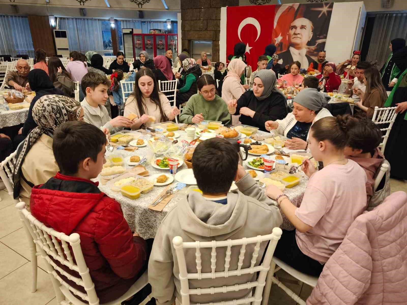 Başkan Tavlı: "Yetim evlatlarımız bizlere emanet"
