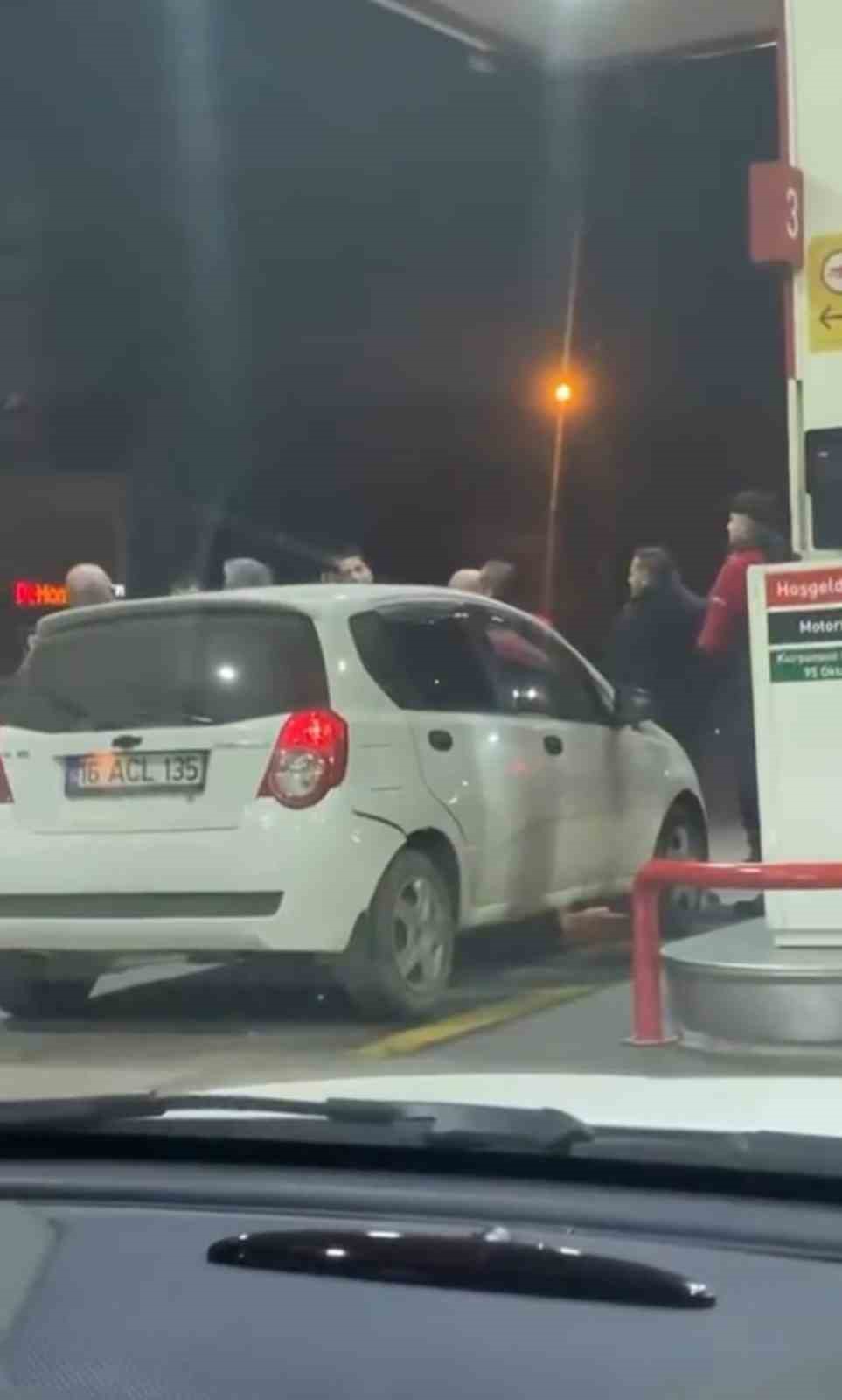 Pompacı ile müşteri arasında kavga
