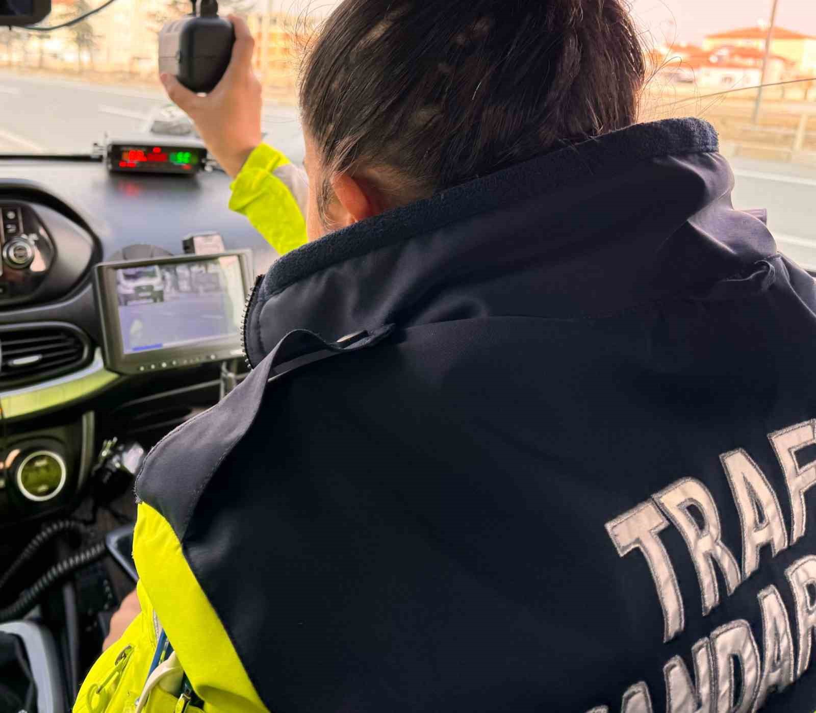 Jandarmanın trafik denetimleri kazaları &ouml;nemli oranda azalttı
