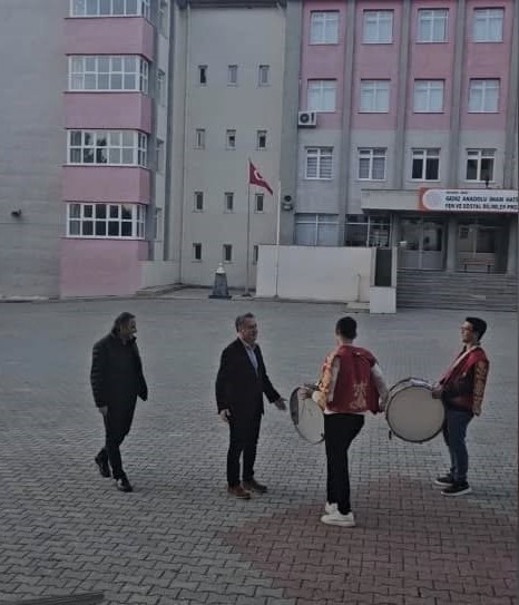 Gediz&rsquo;de "29 Ramazan, 29 İftar" programında &ouml;ğrenciler ve veliler bir araya geldi
