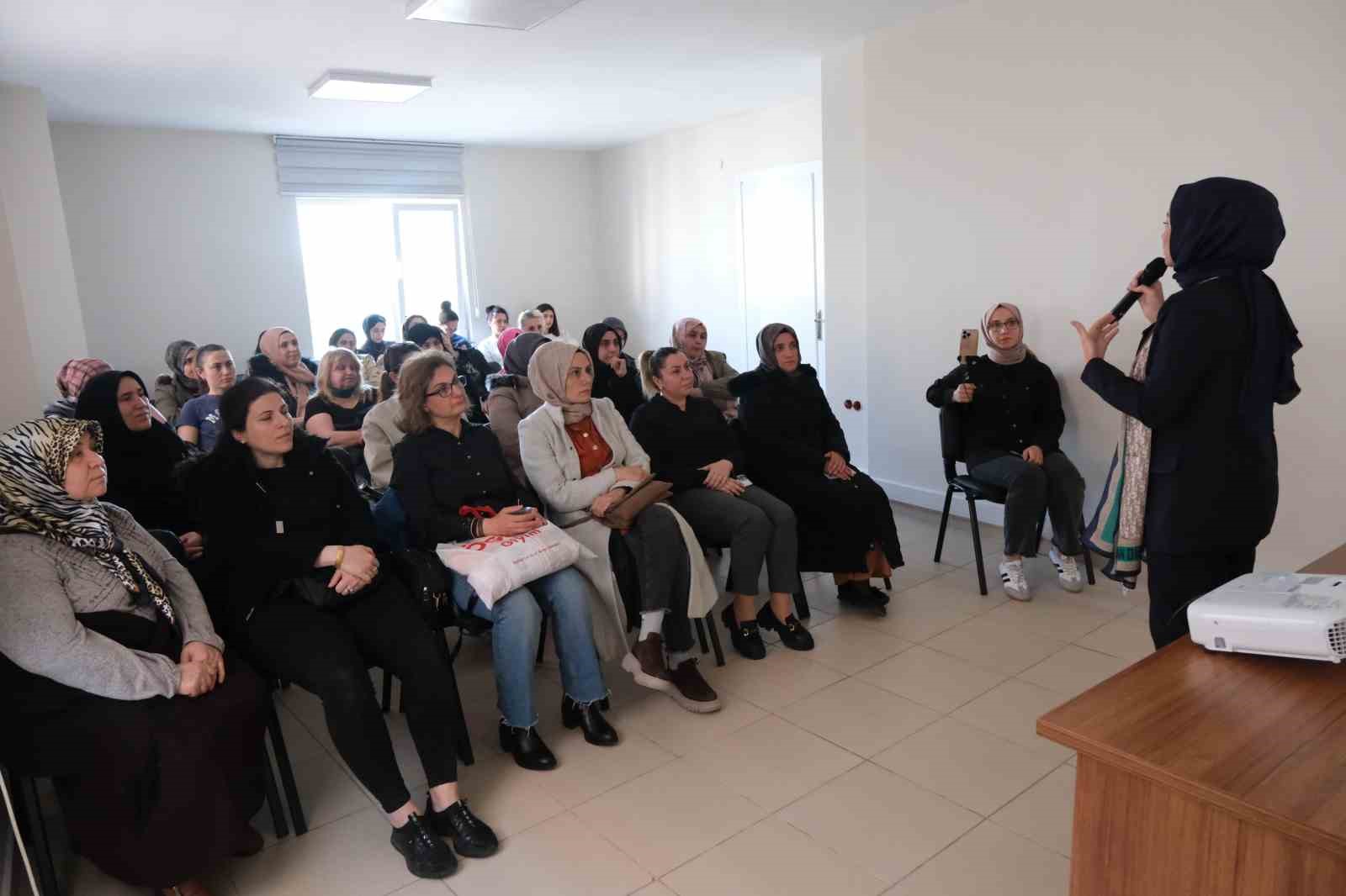 Anne ve babaların çocuklarıyla iletişim farkındalığı
