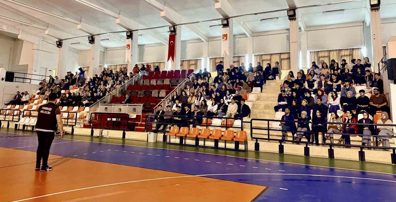 Bilecik Şeyh Edebali &Uuml;niversitesi&rsquo;nde bağımlılıkla m&uuml;cadele etkinliği
