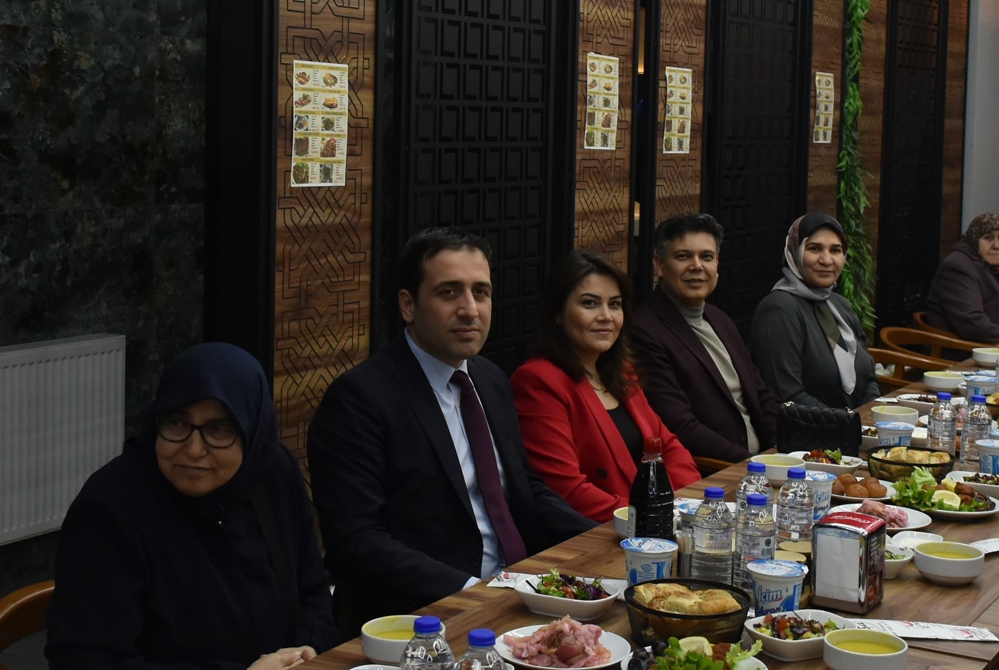 Şehit aileleri ve gaziler iftar yemeğinde bir araya geldiler