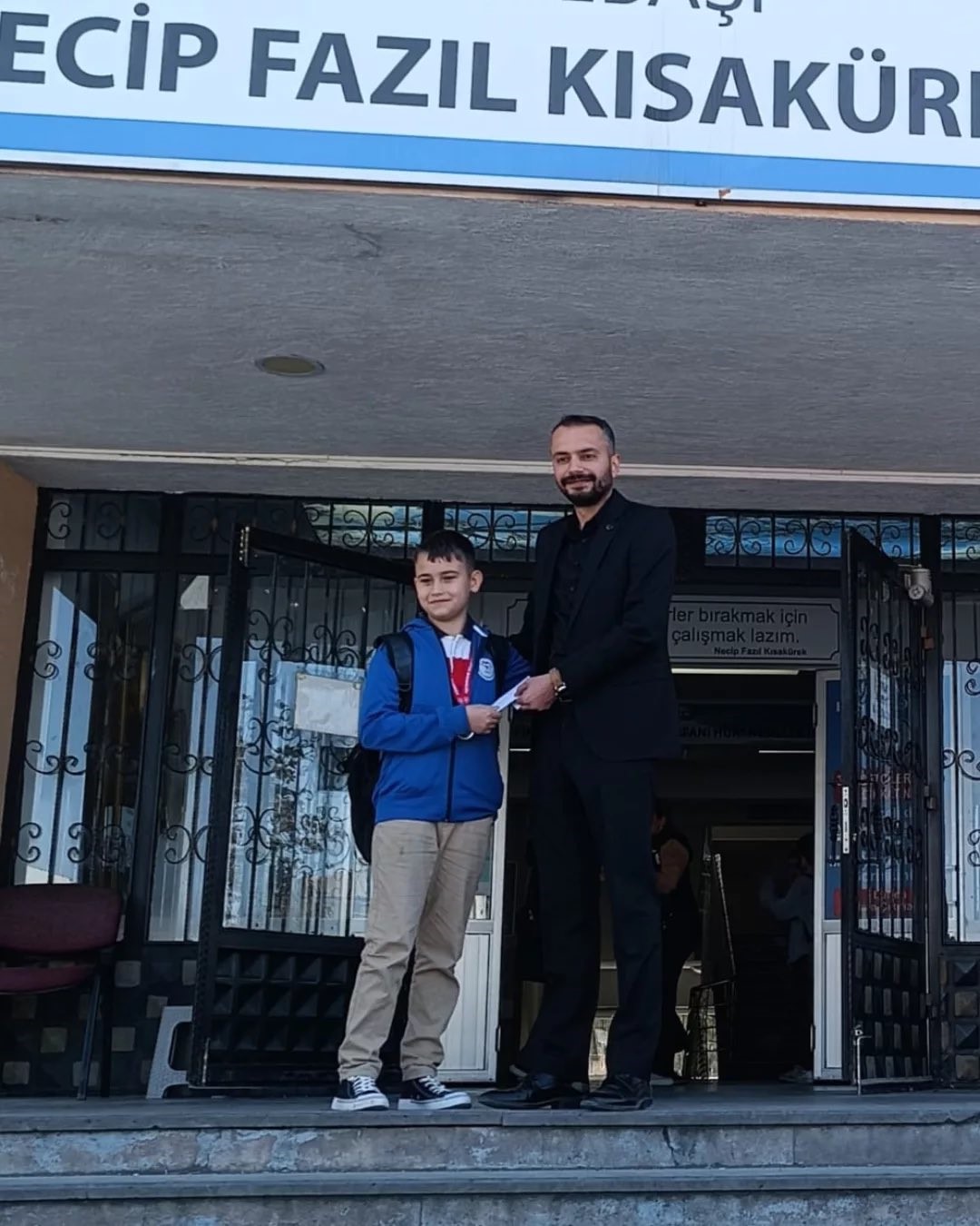 Necip Fazıl Kısak&uuml;rek Ortaokulu &ouml;ğrencisi Muay Thai turnuvasında şampiyon oldu.
