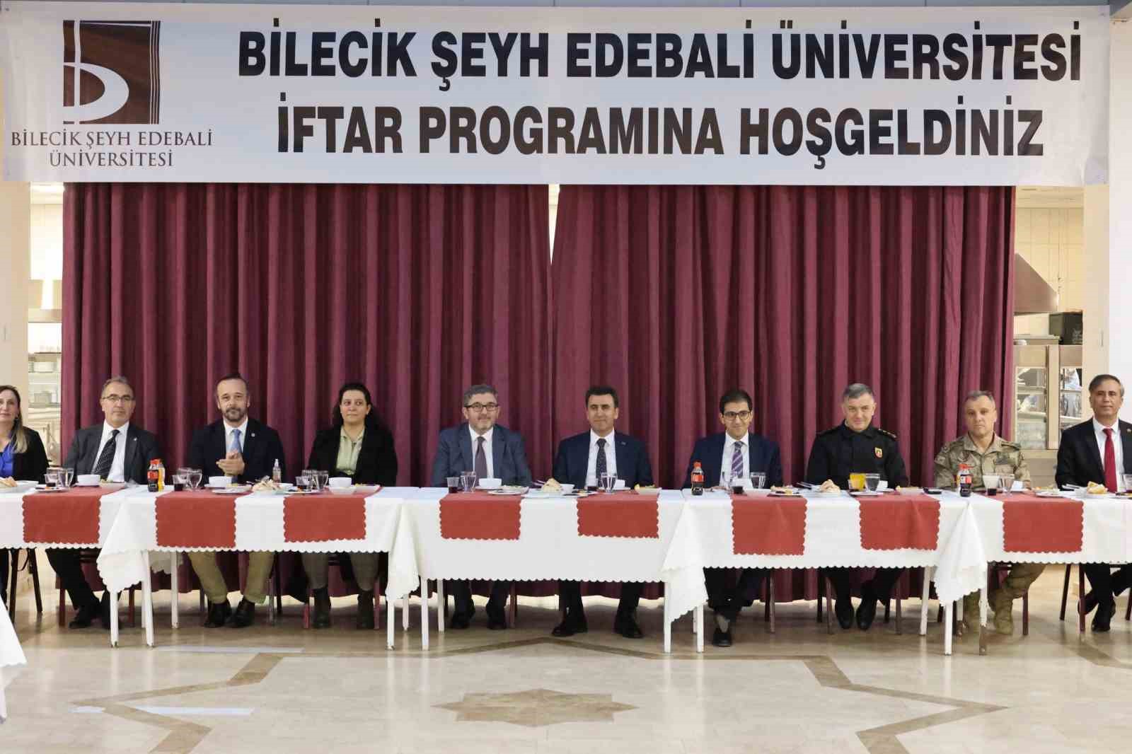 Bilecik’te akademisyenler iftarda buluştu