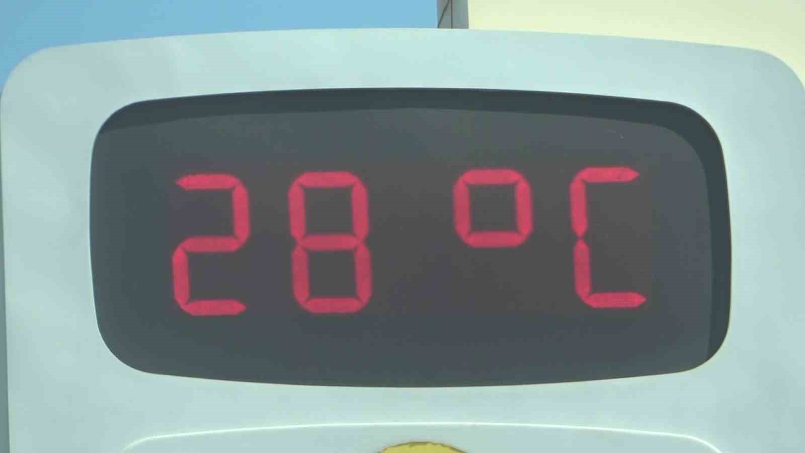 Adana&rsquo;da havalar ısındı, sulama kanallarında &ouml;l&uuml;m&uuml;ne serinlik başladı
