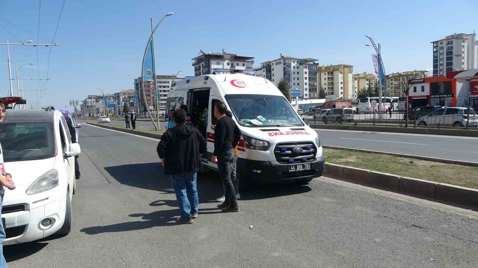 Malatya&rsquo;da &uuml;&ccedil; ara&ccedil;lı zincirleme kazada: 1 yaralı
