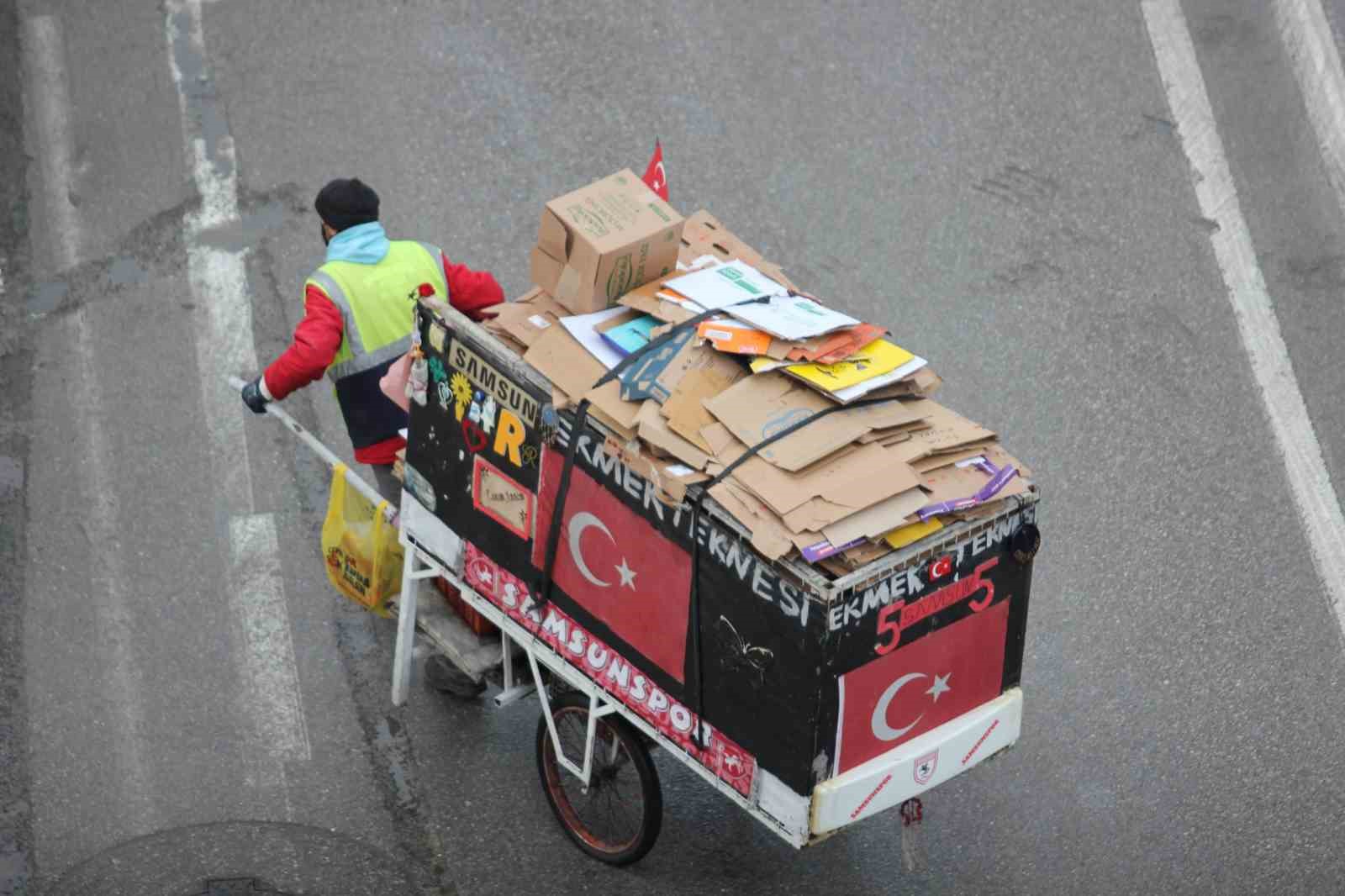 Kağıt toplayıcısının ‘ekmek teknesi’