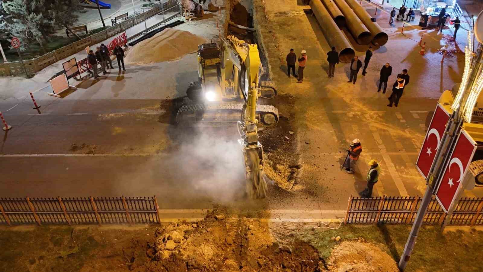 Vali Ozan Caddesi trafiğe a&ccedil;ıldı, i&ccedil;me suyu projesinde &ouml;nemli aşama tamamlandı
