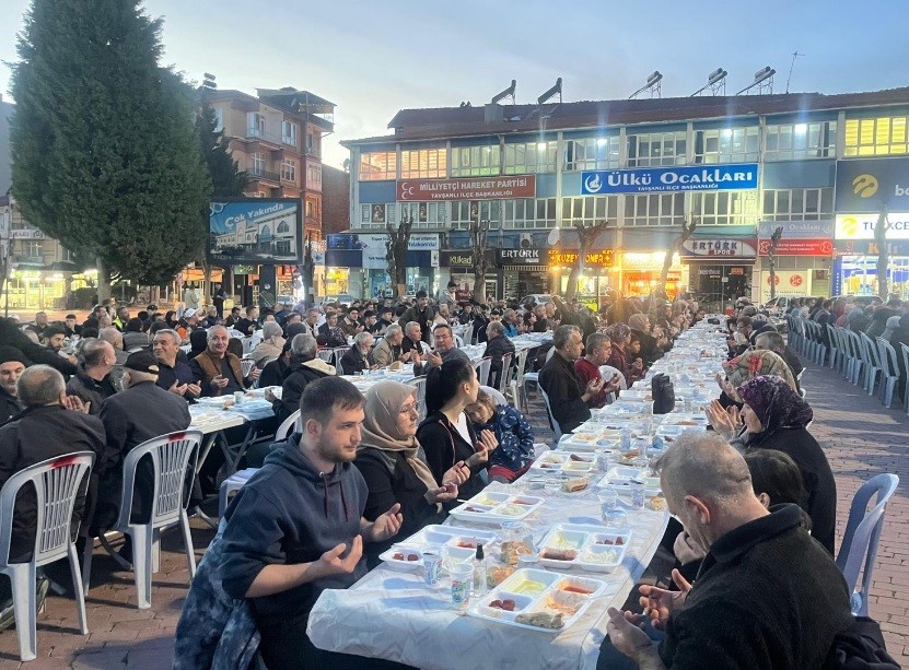 Tavşanlı’da MHP ve Ülkü Ocakları iftarında birlik ve beraberlik vurgusu