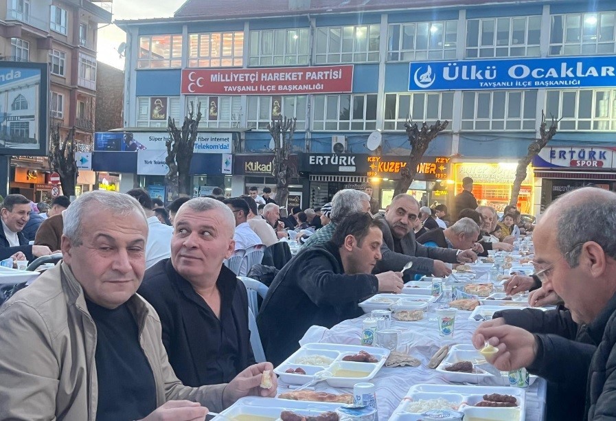 Tavşanlı&rsquo;da MHP ve &Uuml;lk&uuml; Ocakları iftarında birlik ve beraberlik vurgusu
