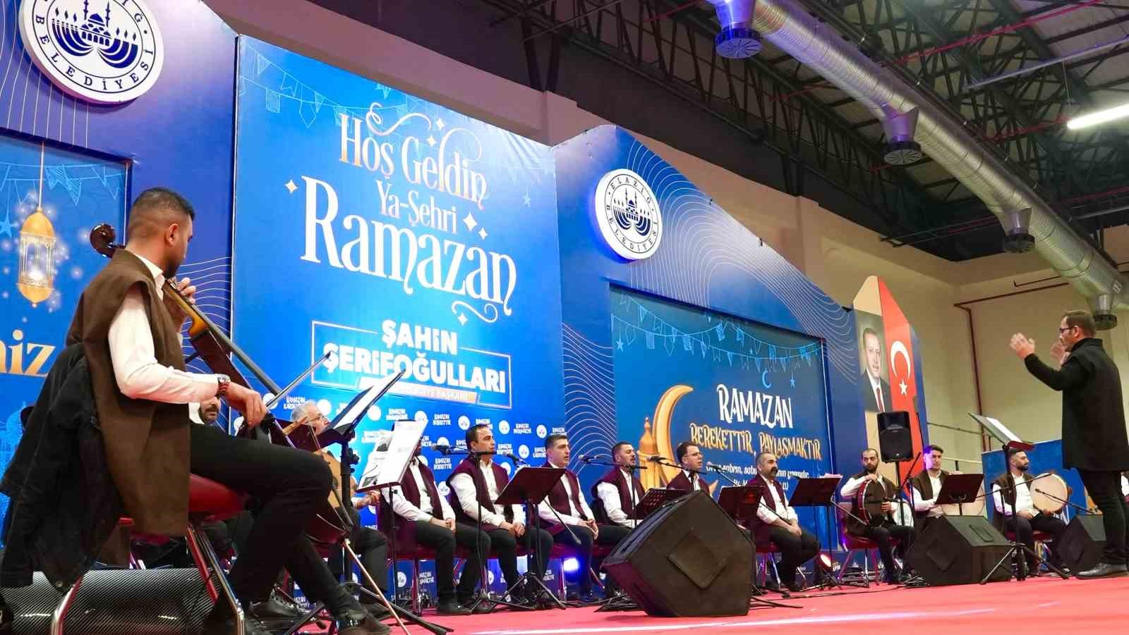 Ramazan etkinliklerinde, engelsiz yaşam korosu ile tasavvuf topluluğu sahne aldı