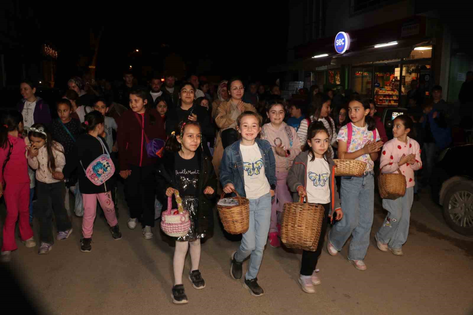 Amasya’nın Alpaslan köyündeki 152 yıllık Ramazan geleneği: "Sepet sallama"