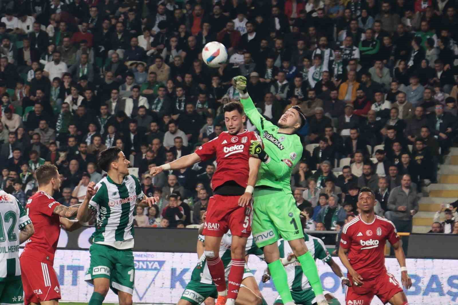 Trendyol S&uuml;per Lig: Konyaspor: 1 - Beşiktaş: 0 (İlk yarı)
