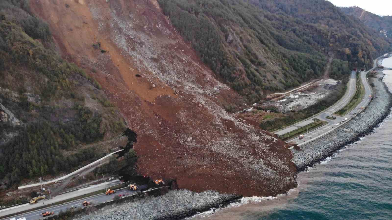 Karadeniz Sahil Yolu’nda heyelan tehlikesi artıyor
