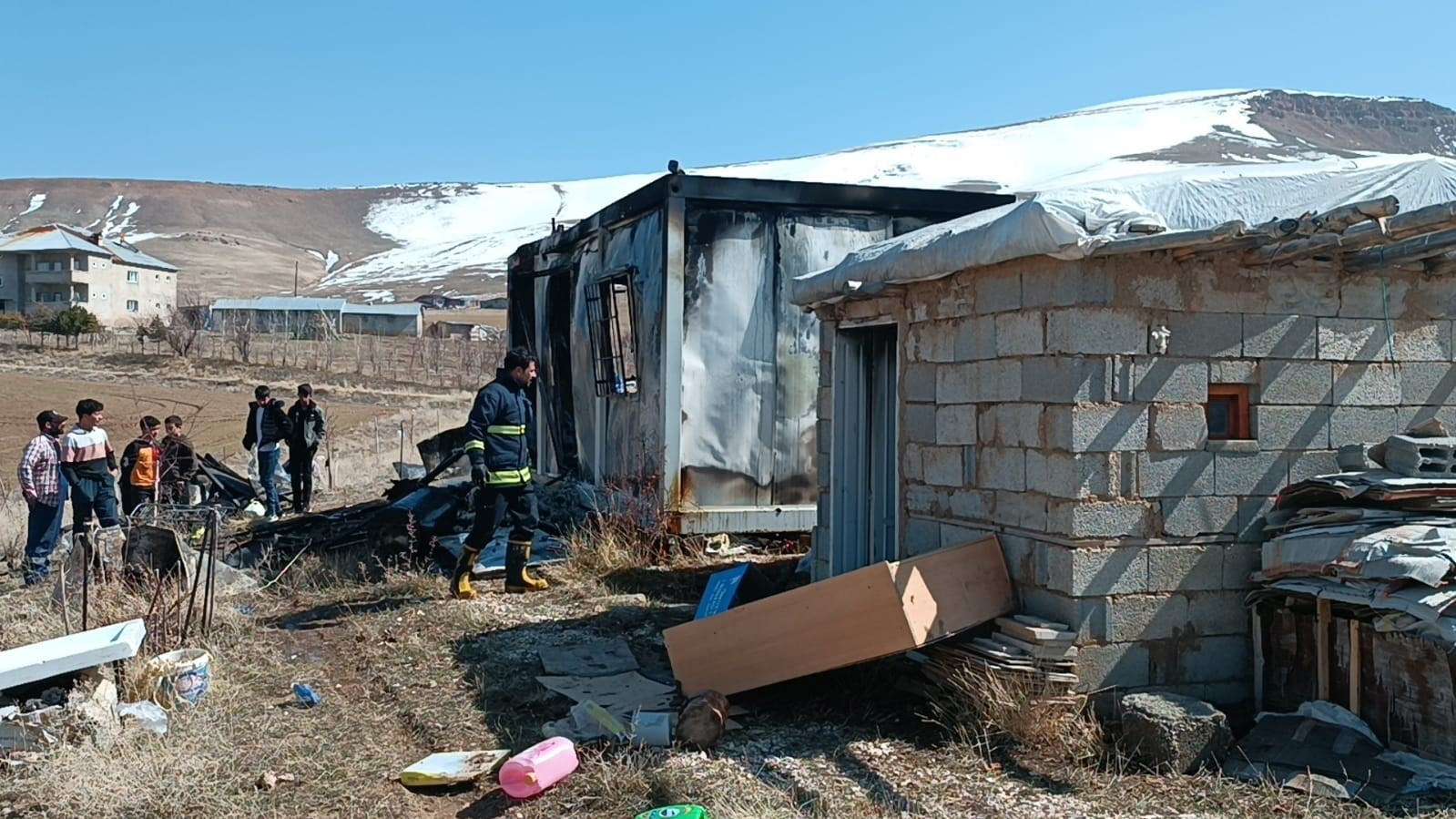 Van&rsquo;da konteyner yangı
