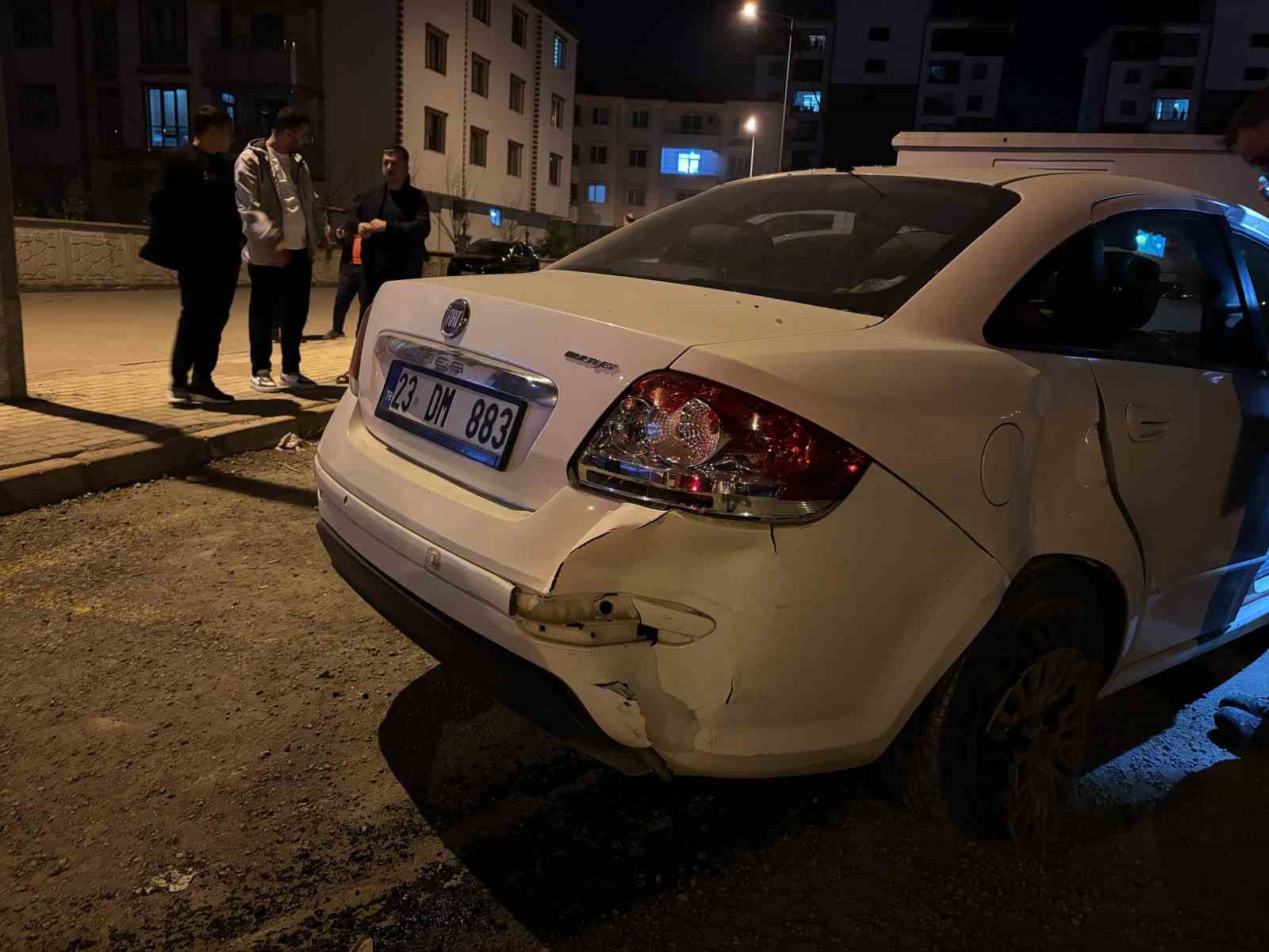 Elazığ'da trafik kazasında 4 kişi yaralandı - İhlas Haber Ajansı