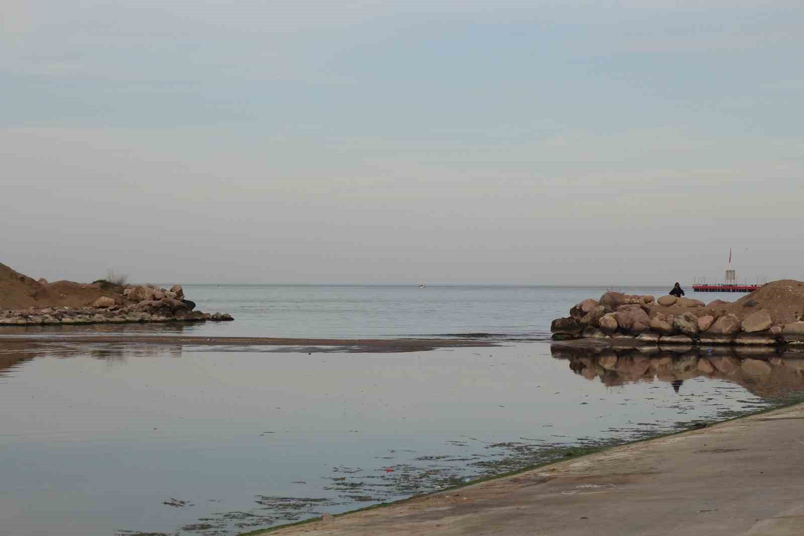 Liman girişi kumla doldu, balık&ccedil;ılar mahsur kaldı
