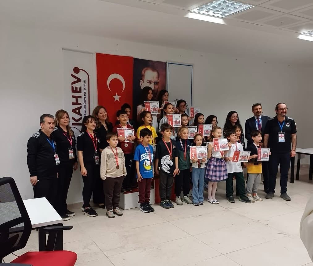 14 Mart Tıp Bayramı Satran&ccedil; Turnuvası sona erdi
