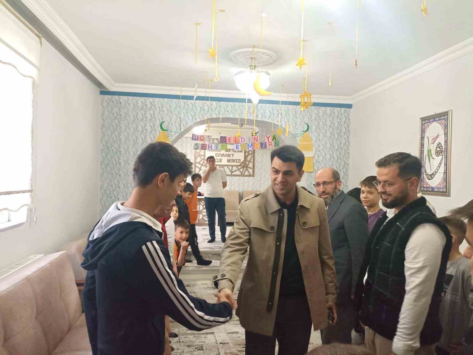 Hisarcık Kaymakamı Bahar, gençlerle iftarda buluştu