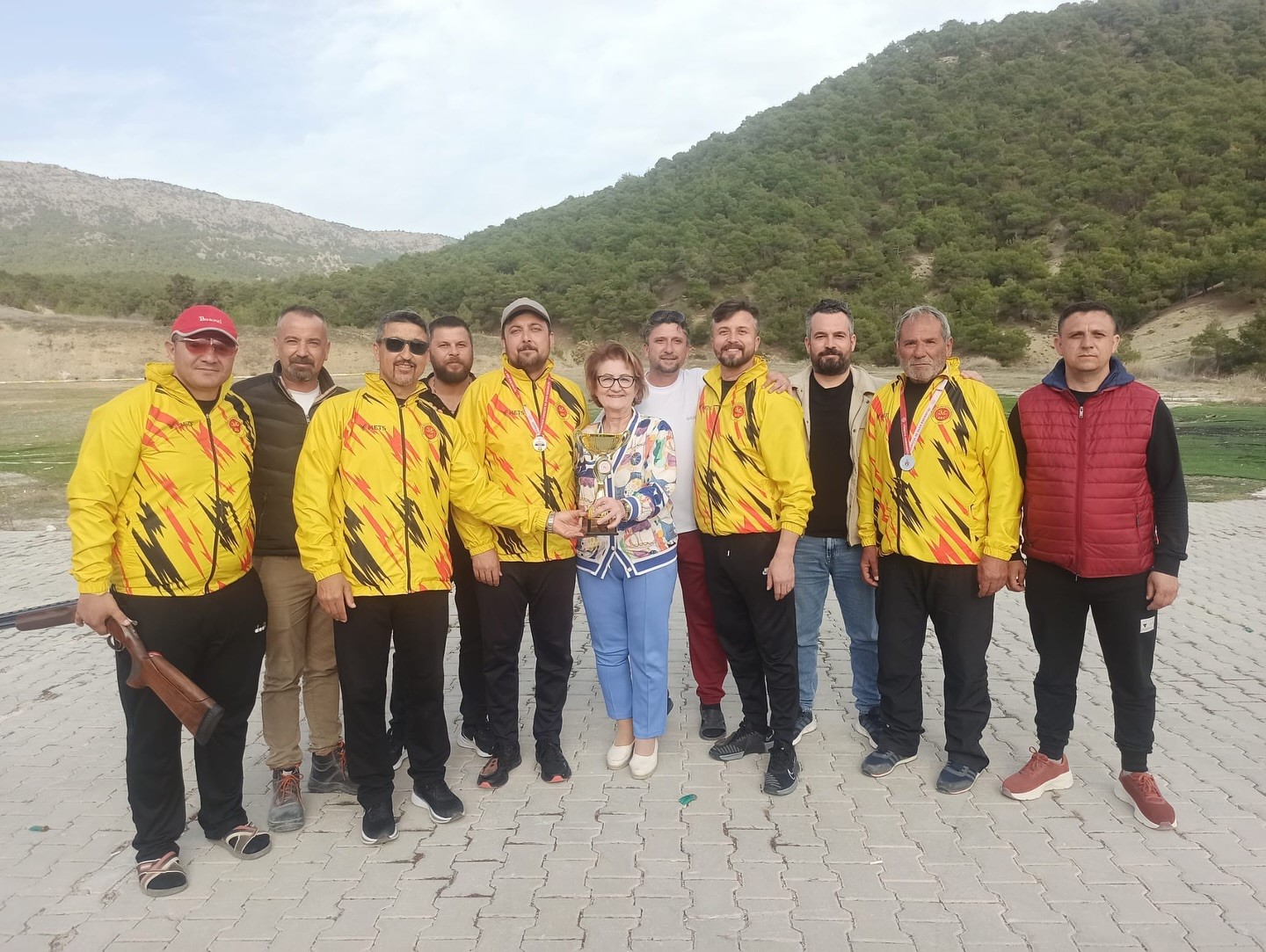 Başkan &Ccedil;elik, trap turnuvasında madalya kazanan sporcuları tebrik etti
