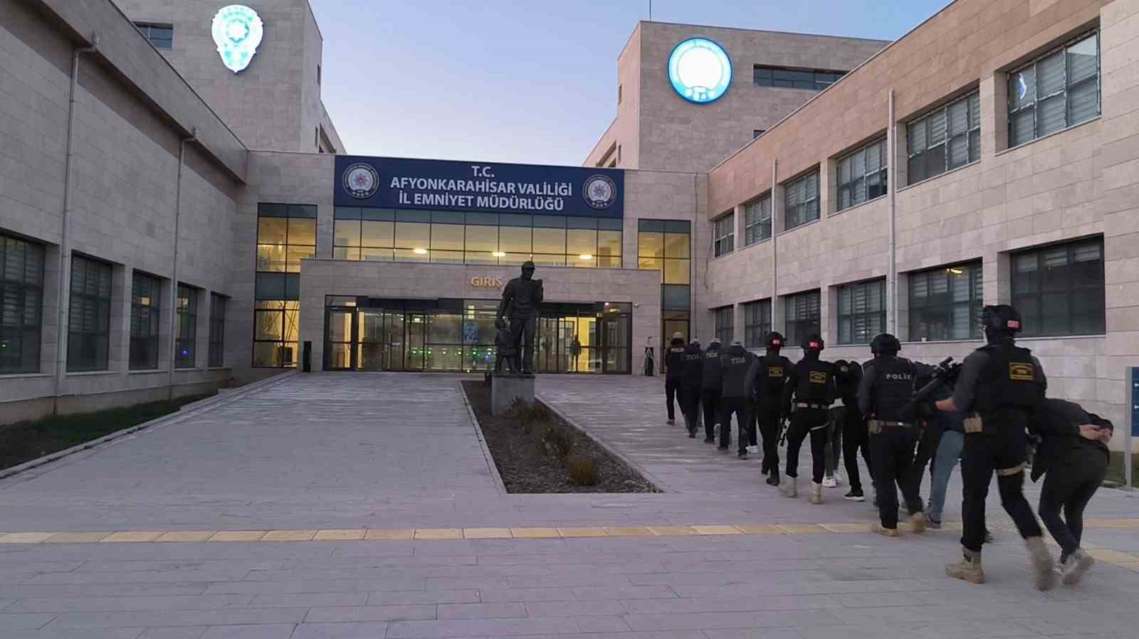DEAŞ operasyonu: 9 gözaltı