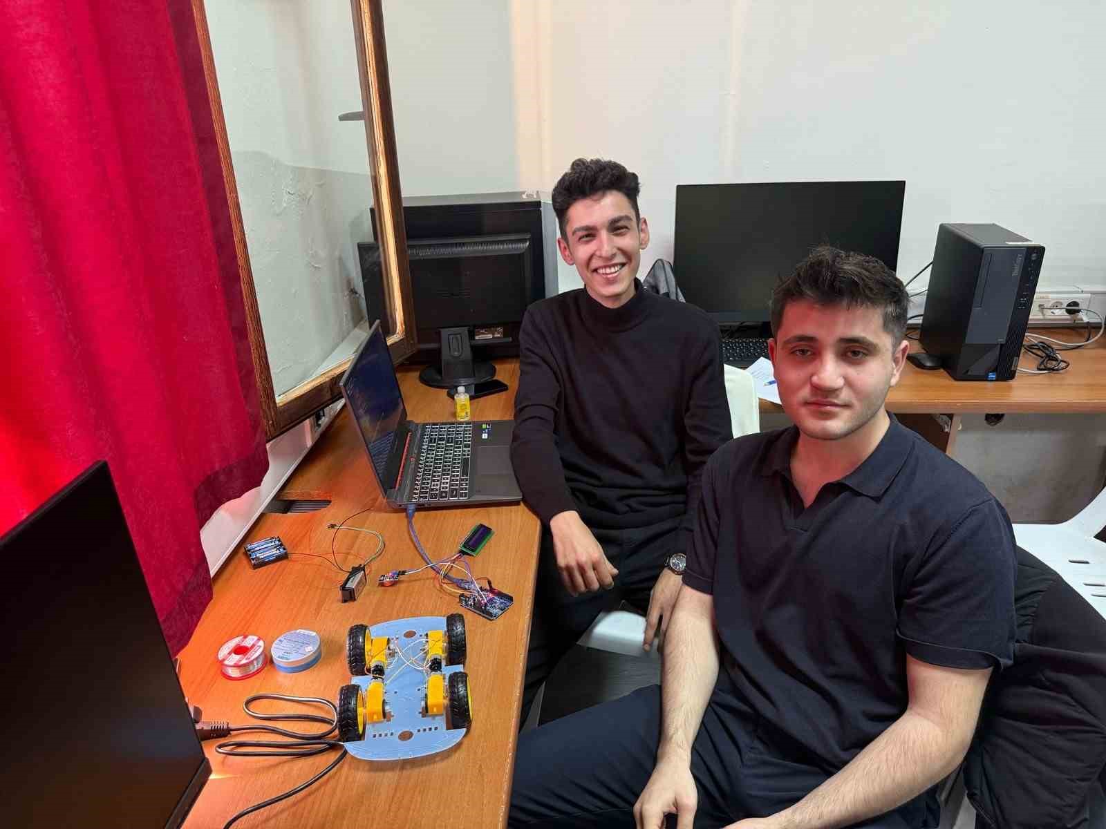 Altınoluk MYO öğrencilerinden alkol kaynaklı kazalara karşı akıllı çözüm projesi