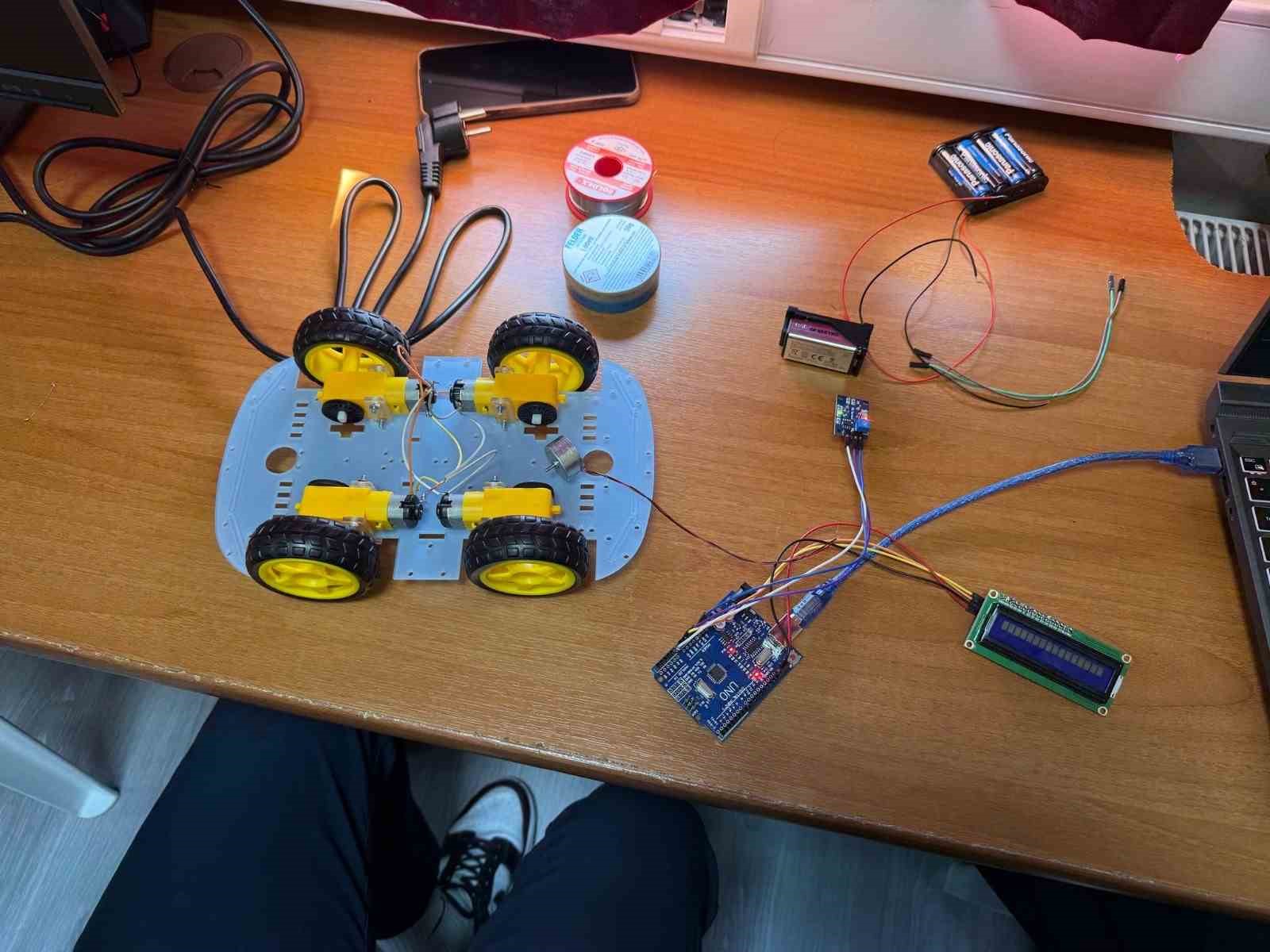 Altınoluk MYO &ouml;ğrencilerinden alkol kaynaklı kazalara karşı akıllı &ccedil;&ouml;z&uuml;m projesi
