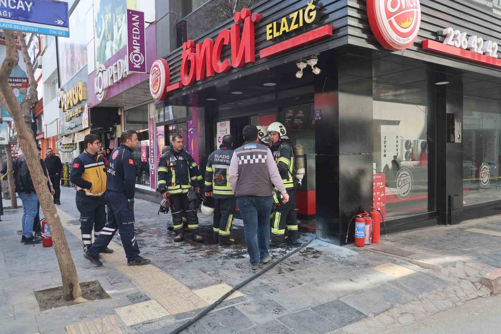 Öncü dönerde yangın: 2 kişi dumandan etkilendi
