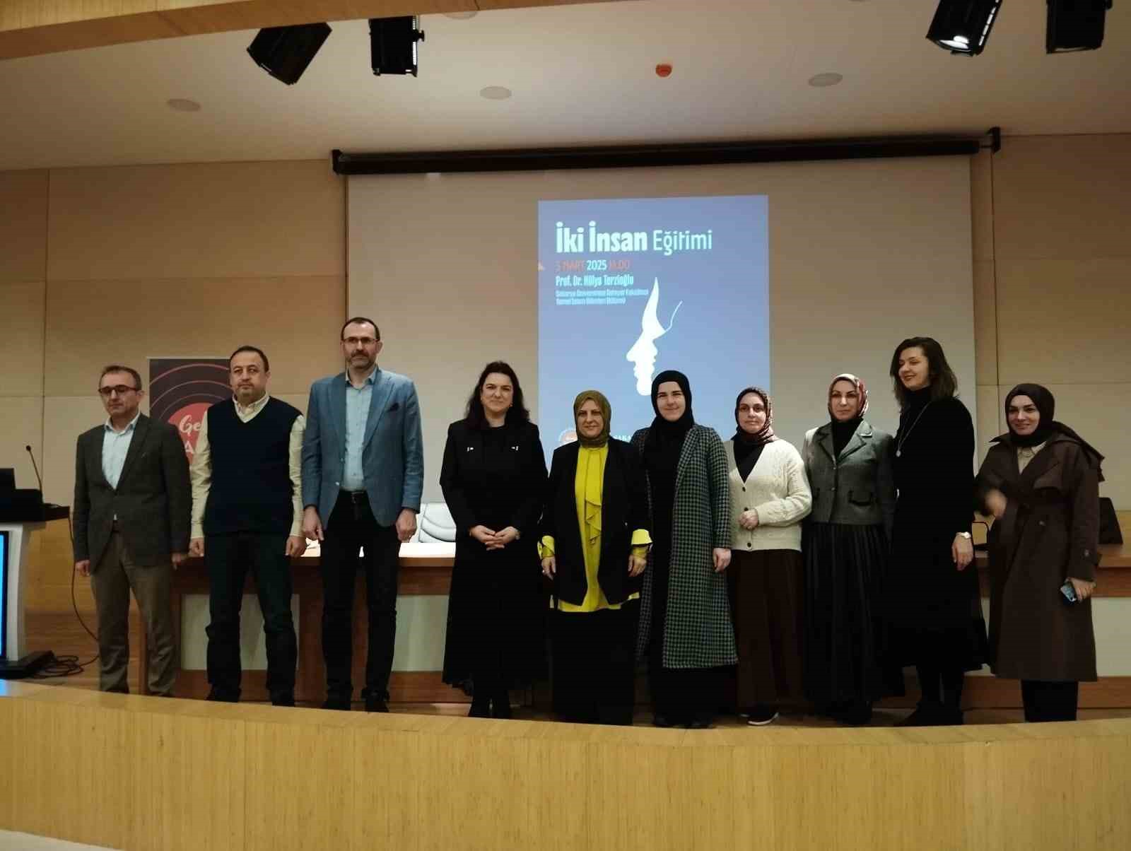 SAÜ’de kadınların sosyal hayattaki konumlarına dikkat çekildi