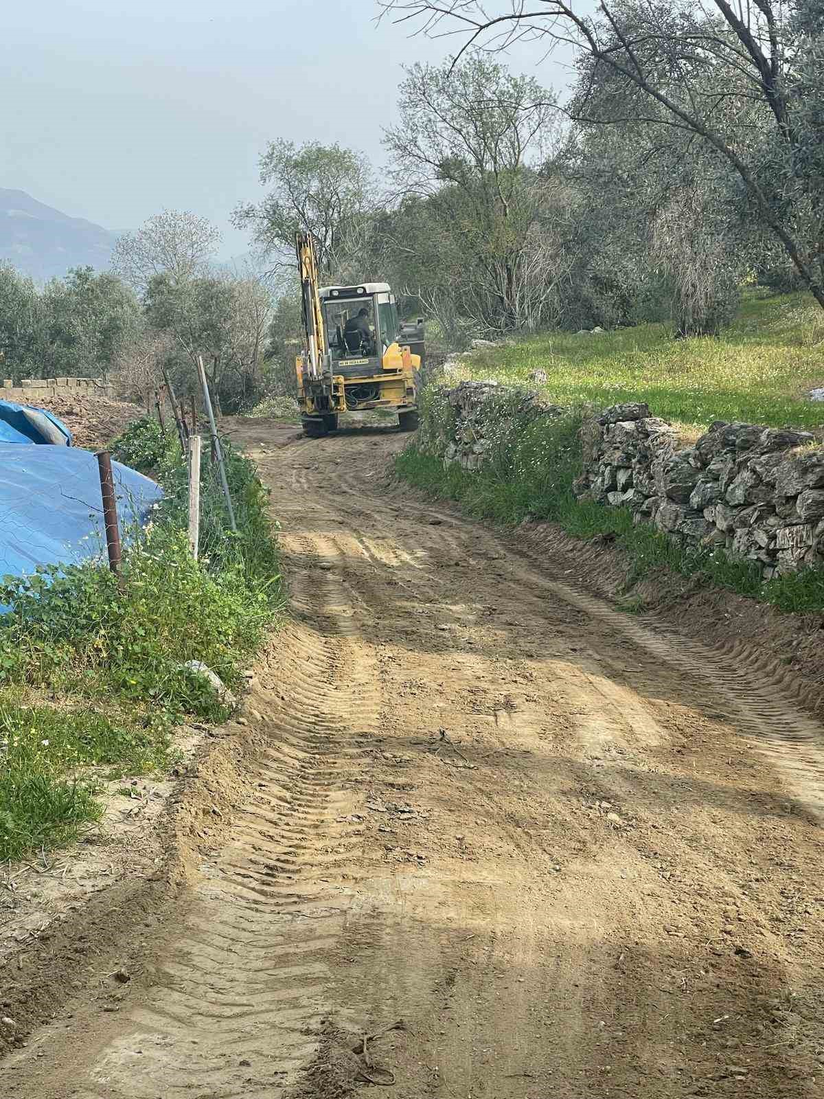 Yenipazar&rsquo;ın d&ouml;rt bir k&ouml;şesinde &ccedil;alışmalar s&uuml;r&uuml;yor
