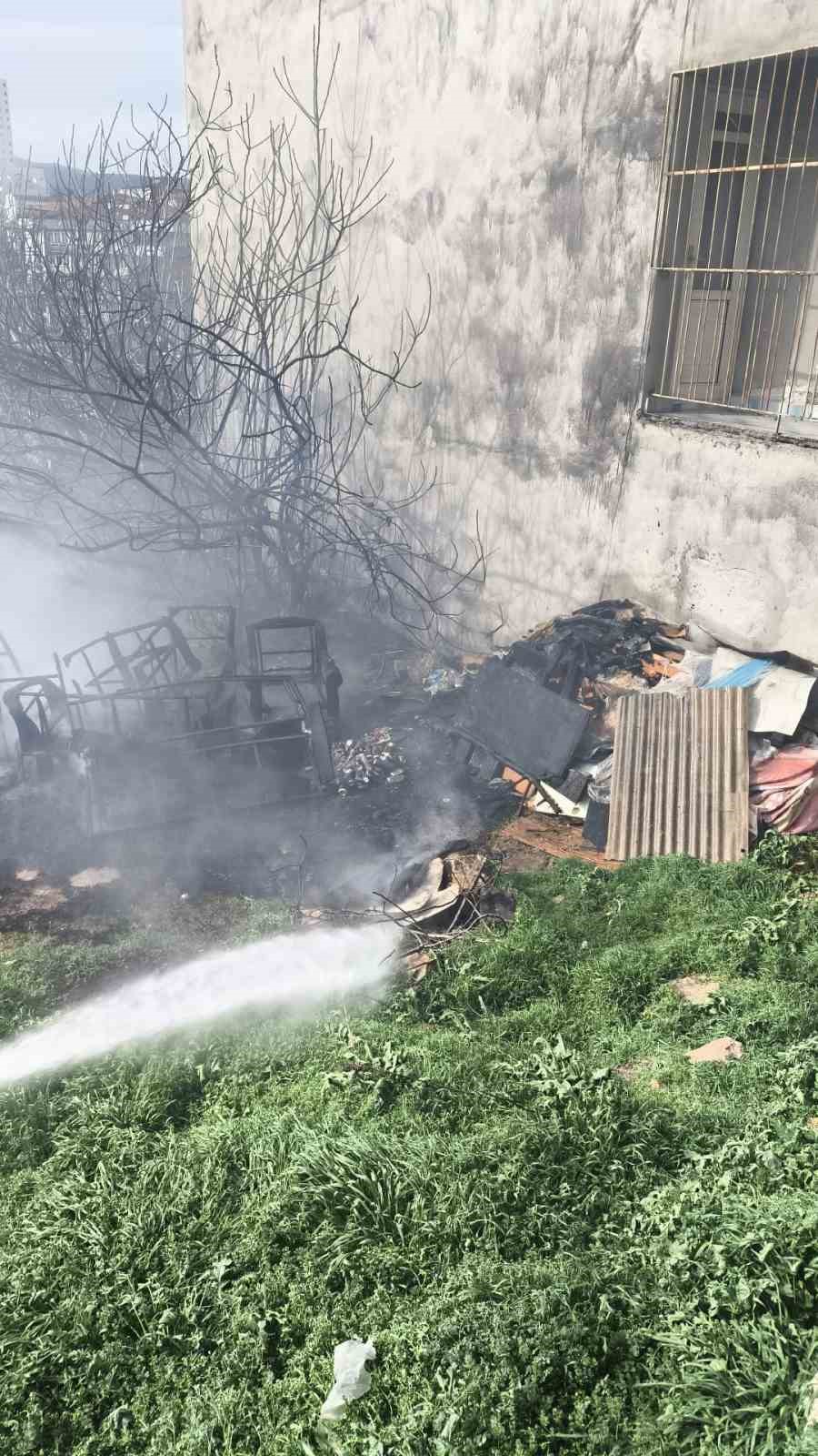 Bilecik&rsquo;te boş bir arazide &ccedil;ıkan yangın b&uuml;y&uuml;meden s&ouml;nd&uuml;r&uuml;ld&uuml;
