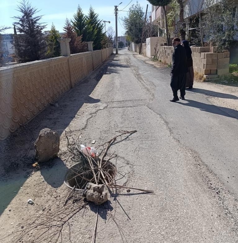 Üstü açık bırakılan çukur tehlike saçıyor
