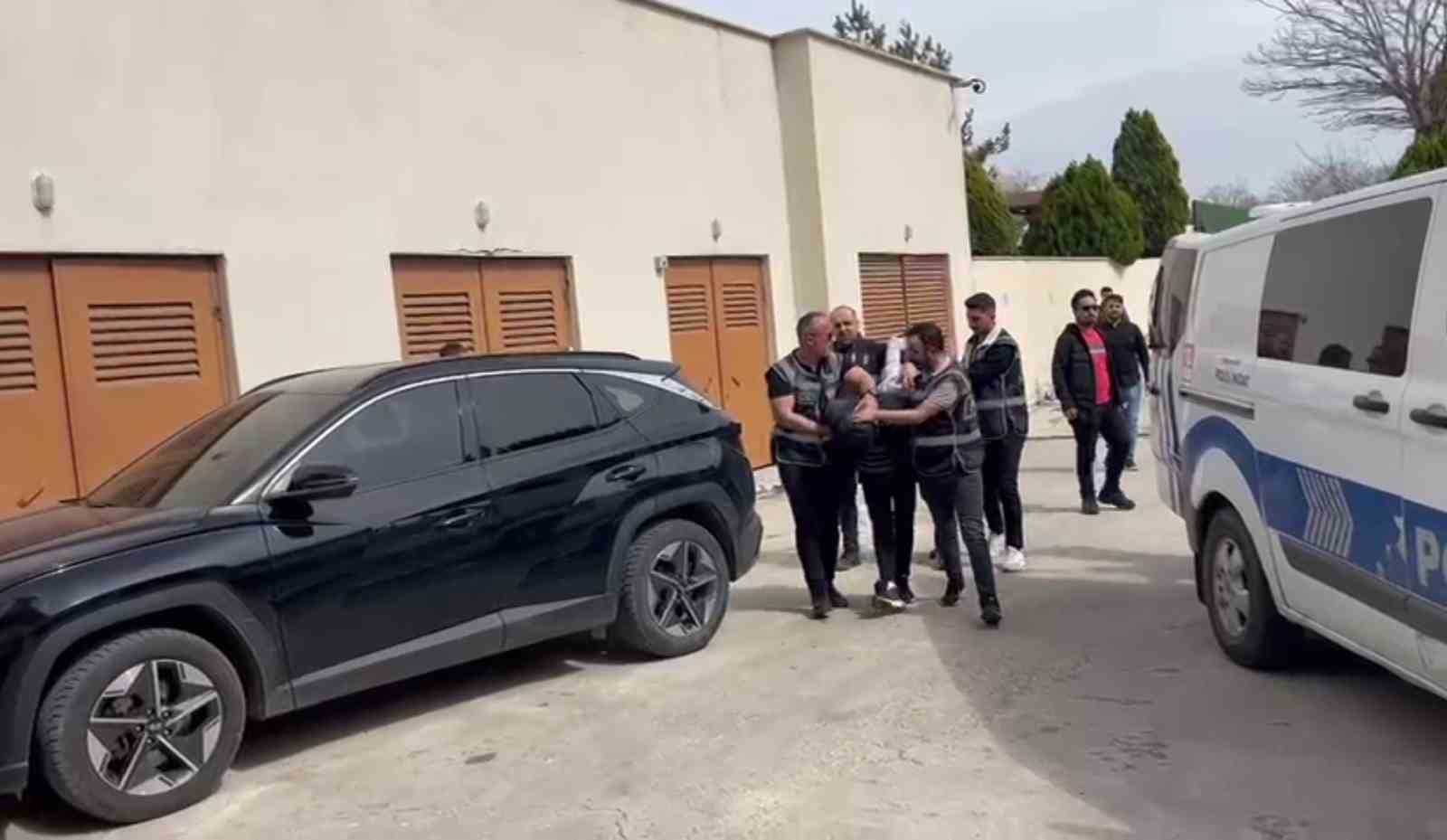 Silahlı saldırganların 5&rsquo;i de tutuklandı

