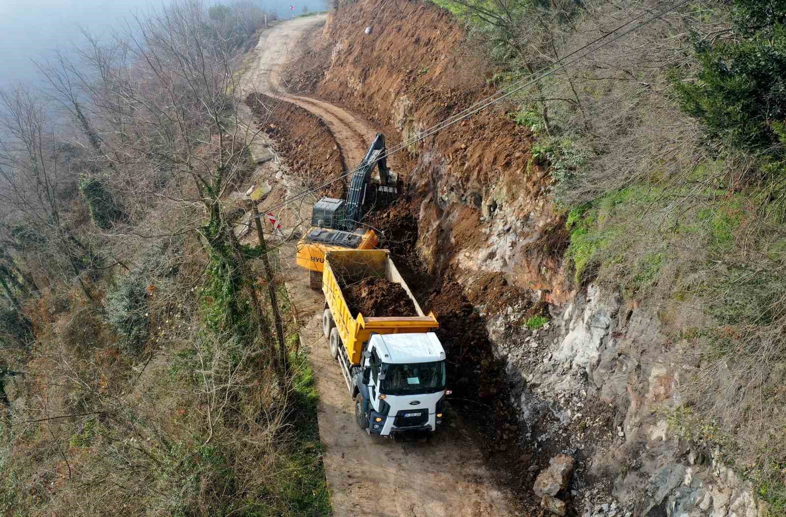 Ordu&rsquo;da dar yollar genişletiliyor

