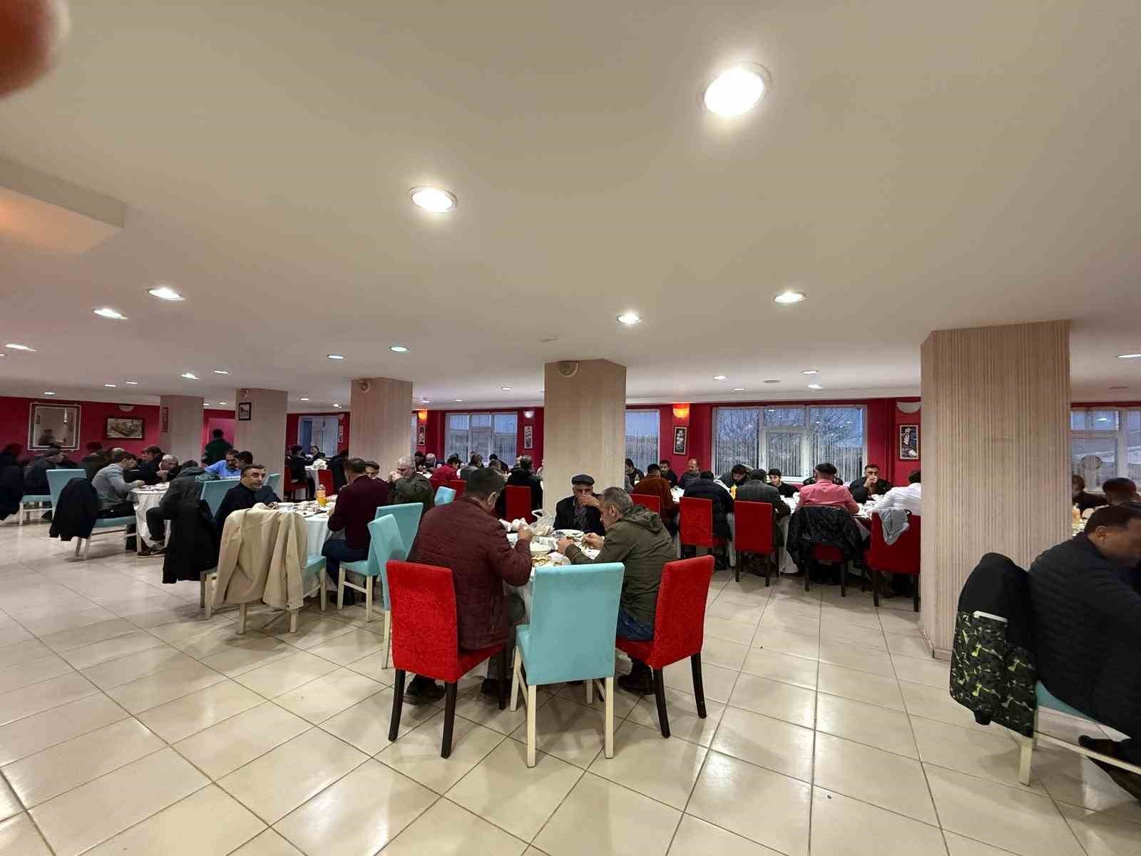 Sarıkamış’ta AK Parti Teşkilatı İftar Programında Buluştu