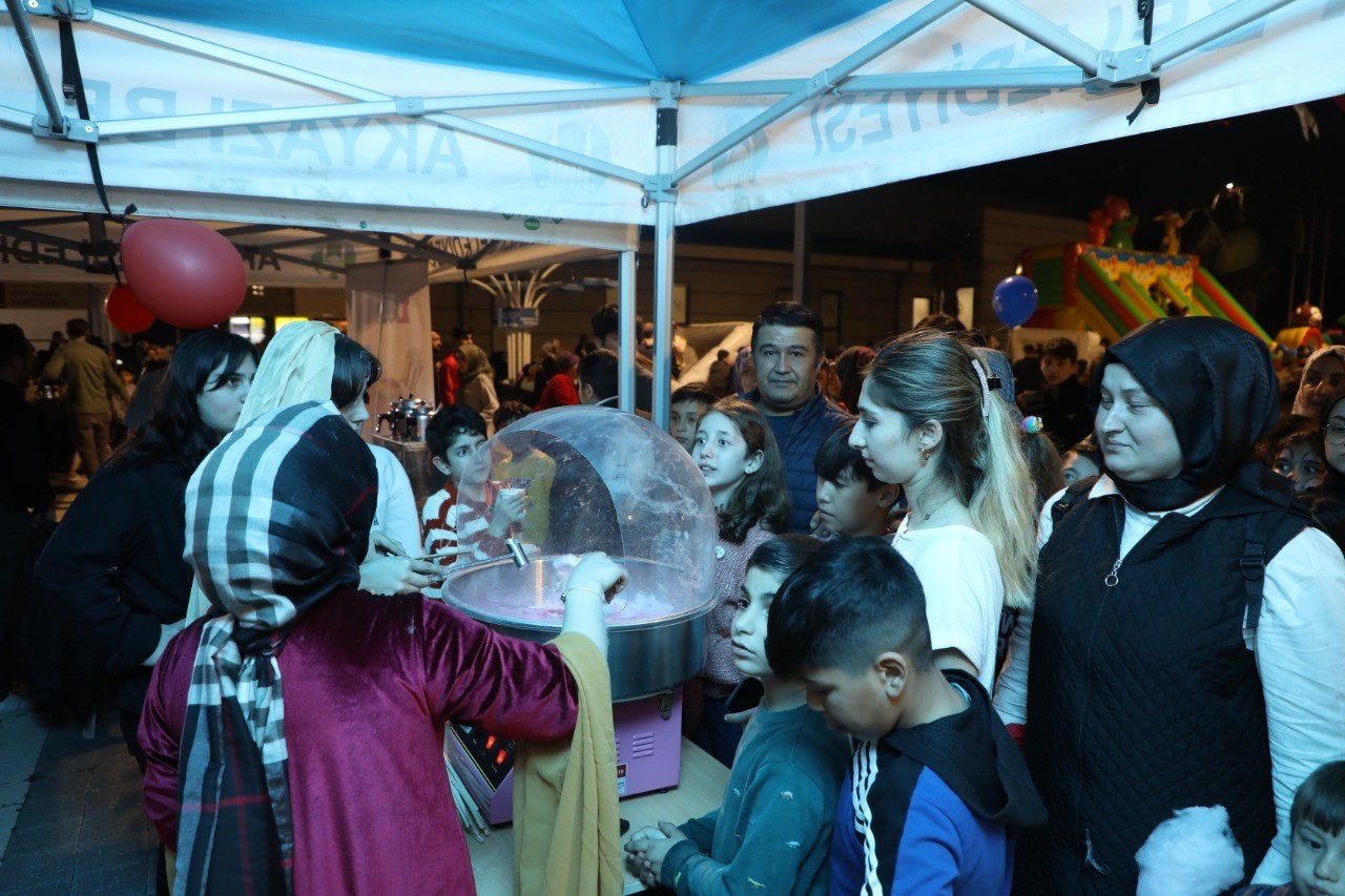 3 g&uuml;nl&uuml;k şenlikte 7&rsquo;den 70&rsquo;e herkes eğlendi
