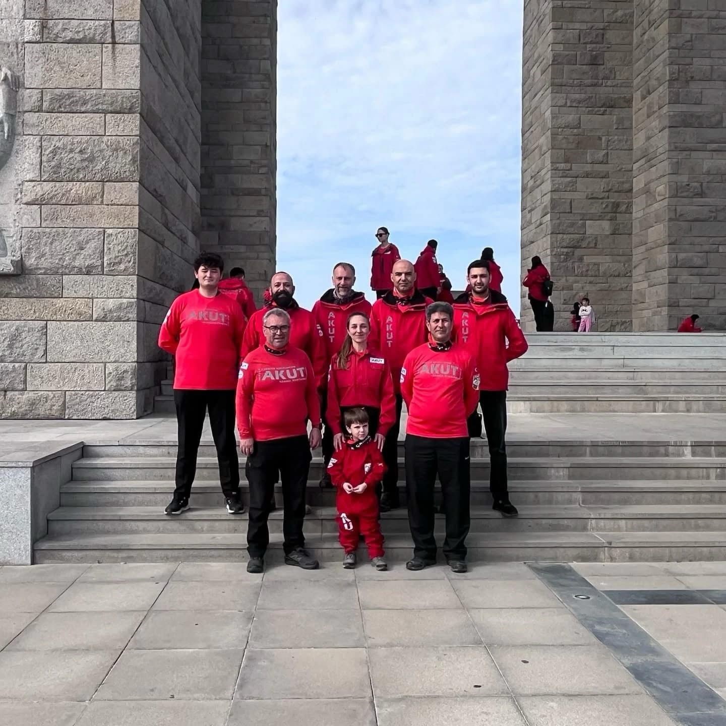 AKUT&rsquo;tan &Ccedil;anakkale Şehitliği&rsquo;ne ziyaret
